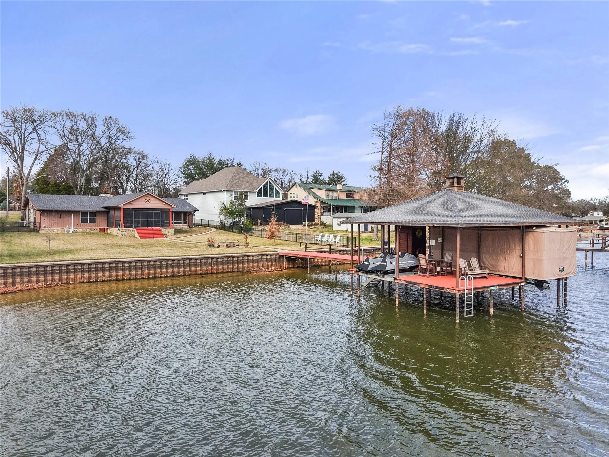 Single Family Residence For Sale in Henderson County , 110 Northwood Place, Enchanted Oaks, Texas 75156, 3 Bedroom, 2 Bathroom, 2 Garage spaces, 1,792 Sqft, built in 1972, Preowned, mls#21139421, Real Estate Agent in Enchanted Oaks, Homes For Sale in Henderson county, Homes For Sale in Enchanted Oaks, Realtor in Enchanted Oaks Texas, Real Estate Brokerage Independent Realty Texas, Luminita Cordes Realtor