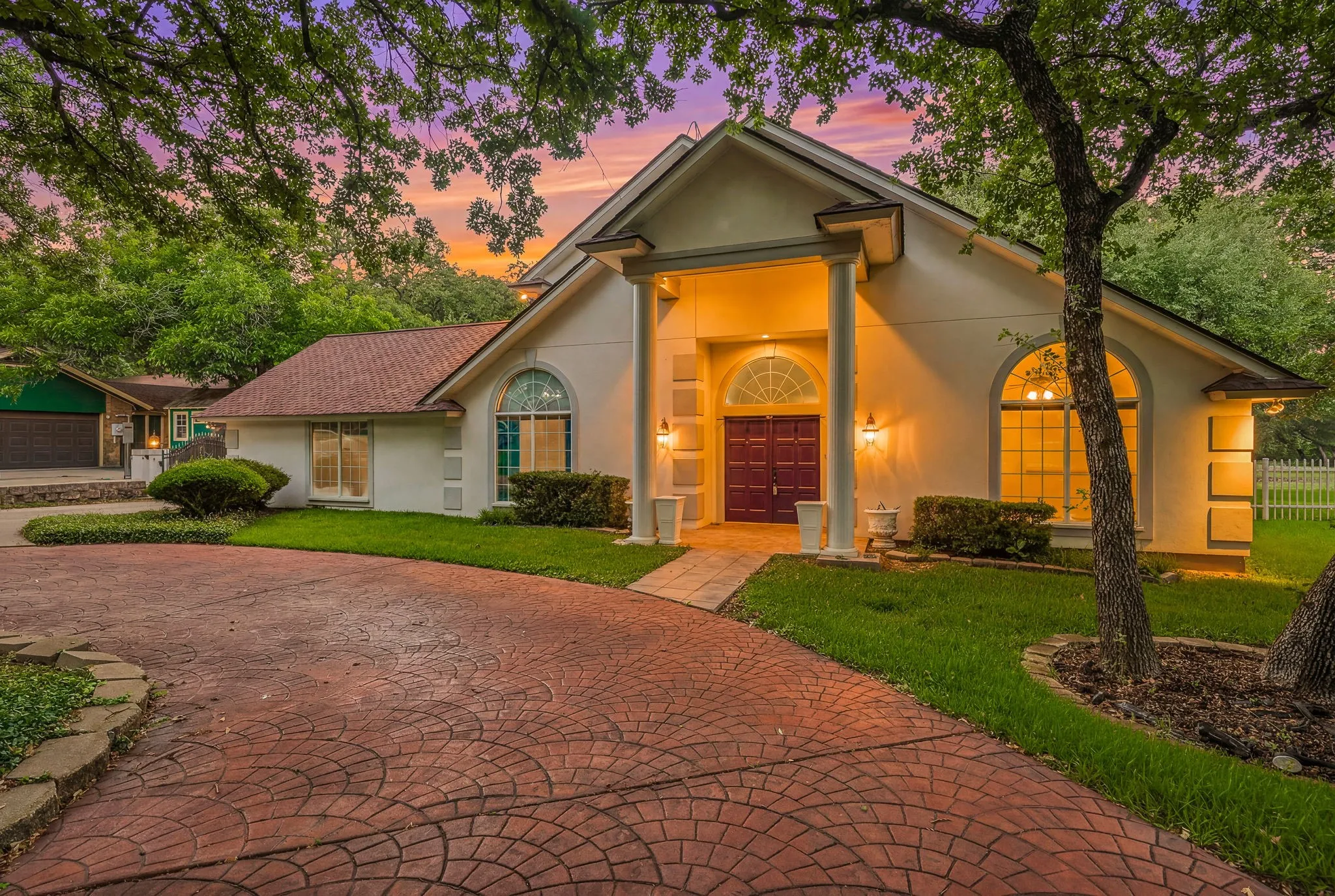 Single Family Residence For Sale in Erath County , 107 Sandra Palmer Street, Stephenville, Texas 76401, 4 Bedroom, 3 Bathroom, Garage spaces, 3,078 Sqft, built in 1993, Preowned, mls#21141420, Real Estate Agent in Stephenville, Homes For Sale in Erath county, Homes For Sale in Stephenville, Realtor in Stephenville Texas, Real Estate Brokerage Independent Realty Texas, Luminita Cordes Realtor