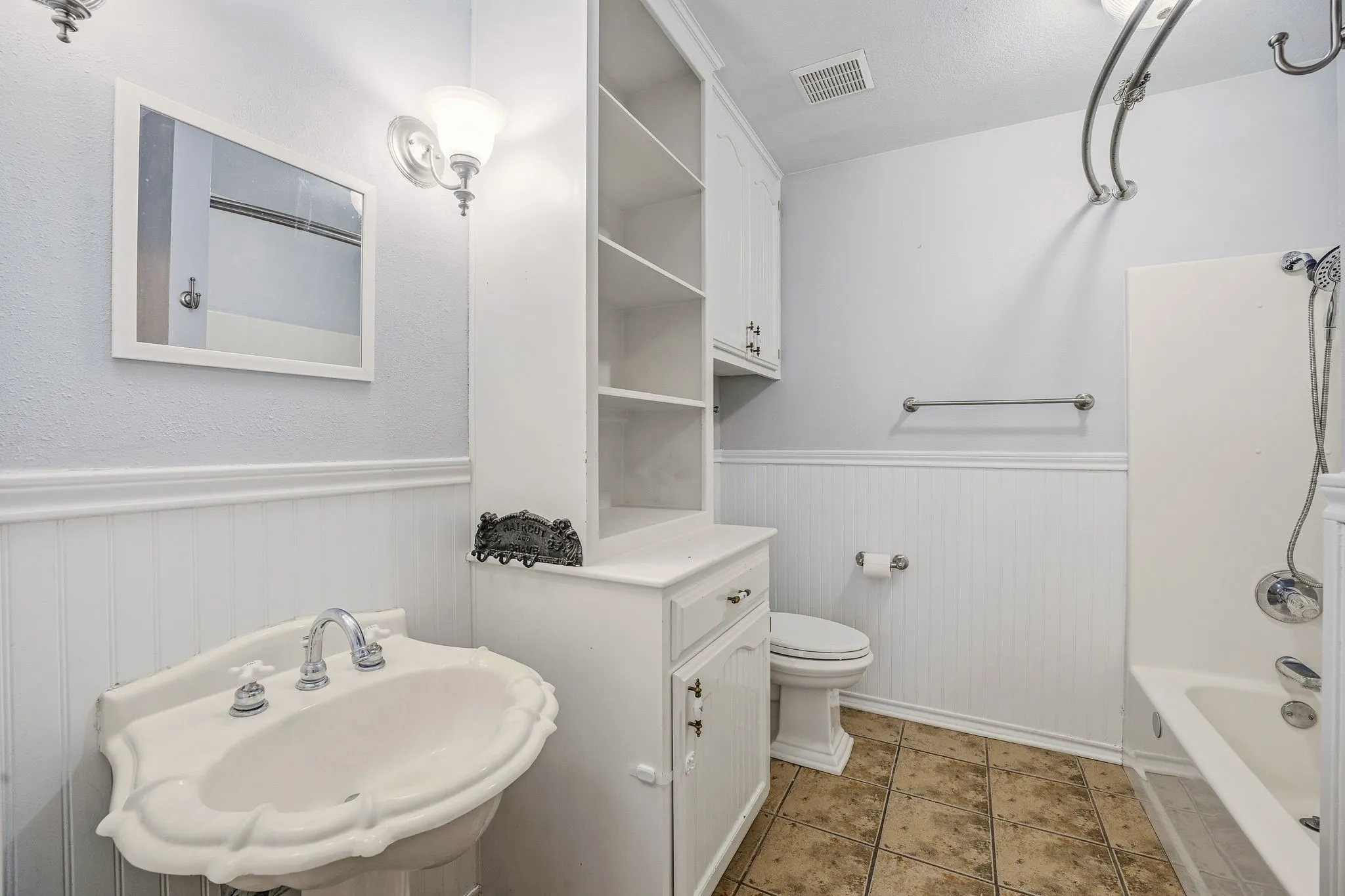 Single Family Residence For Sale in Erath County , 107 Sandra Palmer Street, Stephenville, Texas 76401, 4 Bedroom, 3 Bathroom, Garage spaces, 3,078 Sqft, built in 1993, Preowned, mls#21141420, Real Estate Agent in Stephenville, Homes For Sale in Erath county, Homes For Sale in Stephenville, Realtor in Stephenville Texas, Real Estate Brokerage Independent Realty Texas, Luminita Cordes Realtor