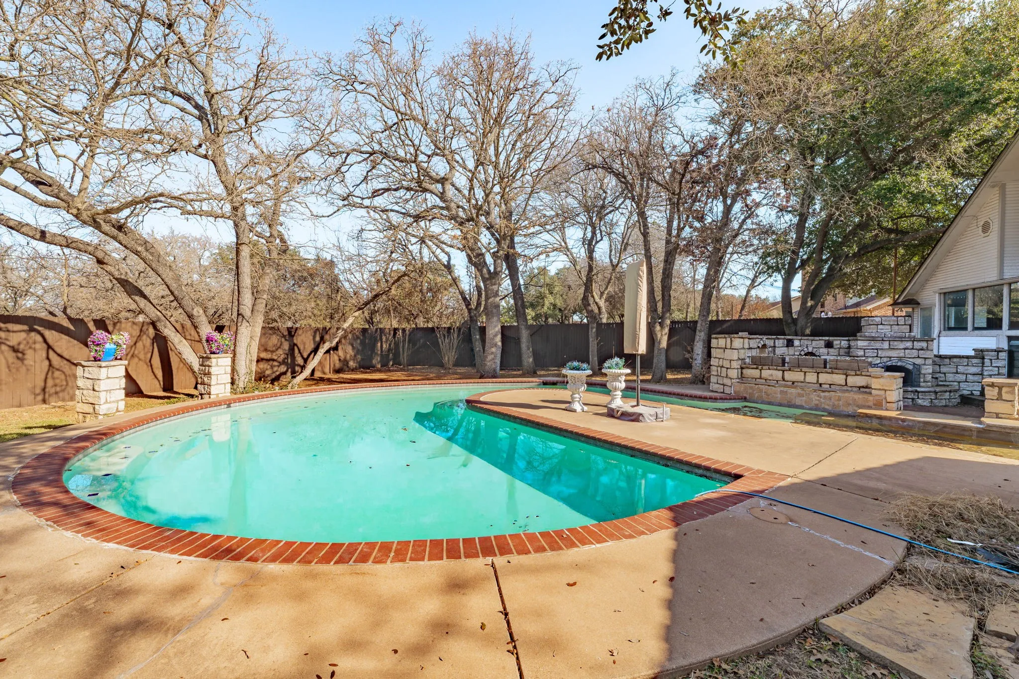 Single Family Residence For Sale in Erath County , 107 Sandra Palmer Street, Stephenville, Texas 76401, 4 Bedroom, 3 Bathroom, Garage spaces, 3,078 Sqft, built in 1993, Preowned, mls#21141420, Real Estate Agent in Stephenville, Homes For Sale in Erath county, Homes For Sale in Stephenville, Realtor in Stephenville Texas, Real Estate Brokerage Independent Realty Texas, Luminita Cordes Realtor