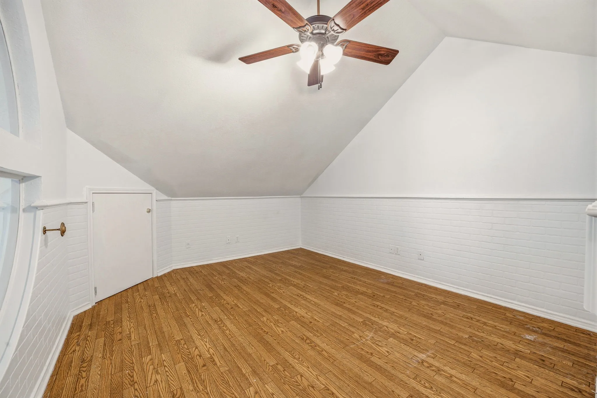 Single Family Residence For Sale in Erath County , 107 Sandra Palmer Street, Stephenville, Texas 76401, 4 Bedroom, 3 Bathroom, Garage spaces, 3,078 Sqft, built in 1993, Preowned, mls#21141420, Real Estate Agent in Stephenville, Homes For Sale in Erath county, Homes For Sale in Stephenville, Realtor in Stephenville Texas, Real Estate Brokerage Independent Realty Texas, Luminita Cordes Realtor