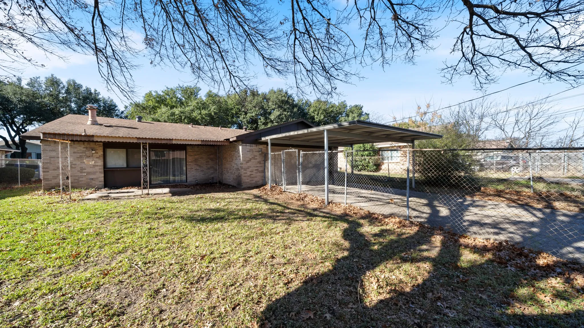 Single Family Residence For Sale in Dallas County , 7020 Nandina Drive, Dallas, Texas 75241, 4 Bedroom, 2 Bathroom, 2 Garage spaces, 1,680 Sqft, built in 1975, mls#21141431, Real Estate Agent in Dallas, Homes For Sale in Dallas county, Homes For Sale in Dallas, Realtor in Dallas Texas, Real Estate Brokerage Independent Realty Texas, Luminita Cordes Realtor