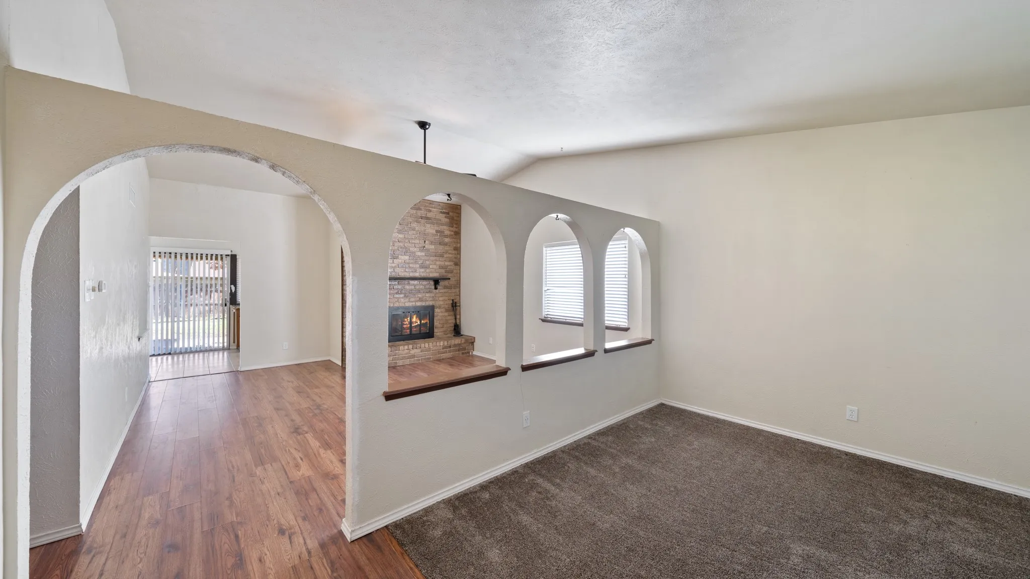 Single Family Residence For Sale in Dallas County , 7020 Nandina Drive, Dallas, Texas 75241, 4 Bedroom, 2 Bathroom, 2 Garage spaces, 1,680 Sqft, built in 1975, mls#21141431, Real Estate Agent in Dallas, Homes For Sale in Dallas county, Homes For Sale in Dallas, Realtor in Dallas Texas, Real Estate Brokerage Independent Realty Texas, Luminita Cordes Realtor