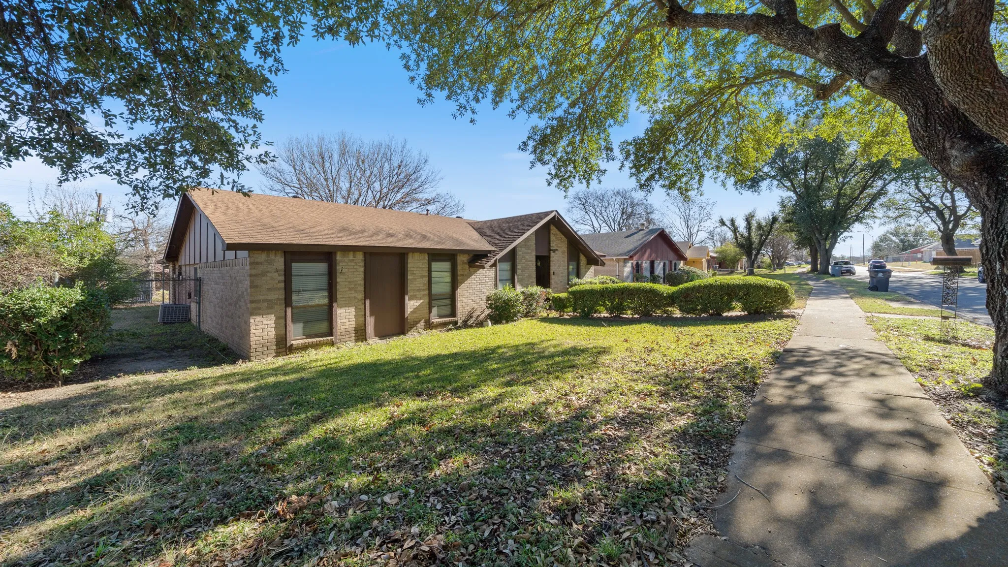 Single Family Residence For Sale in Dallas County , 7020 Nandina Drive, Dallas, Texas 75241, 4 Bedroom, 2 Bathroom, 2 Garage spaces, 1,680 Sqft, built in 1975, mls#21141431, Real Estate Agent in Dallas, Homes For Sale in Dallas county, Homes For Sale in Dallas, Realtor in Dallas Texas, Real Estate Brokerage Independent Realty Texas, Luminita Cordes Realtor