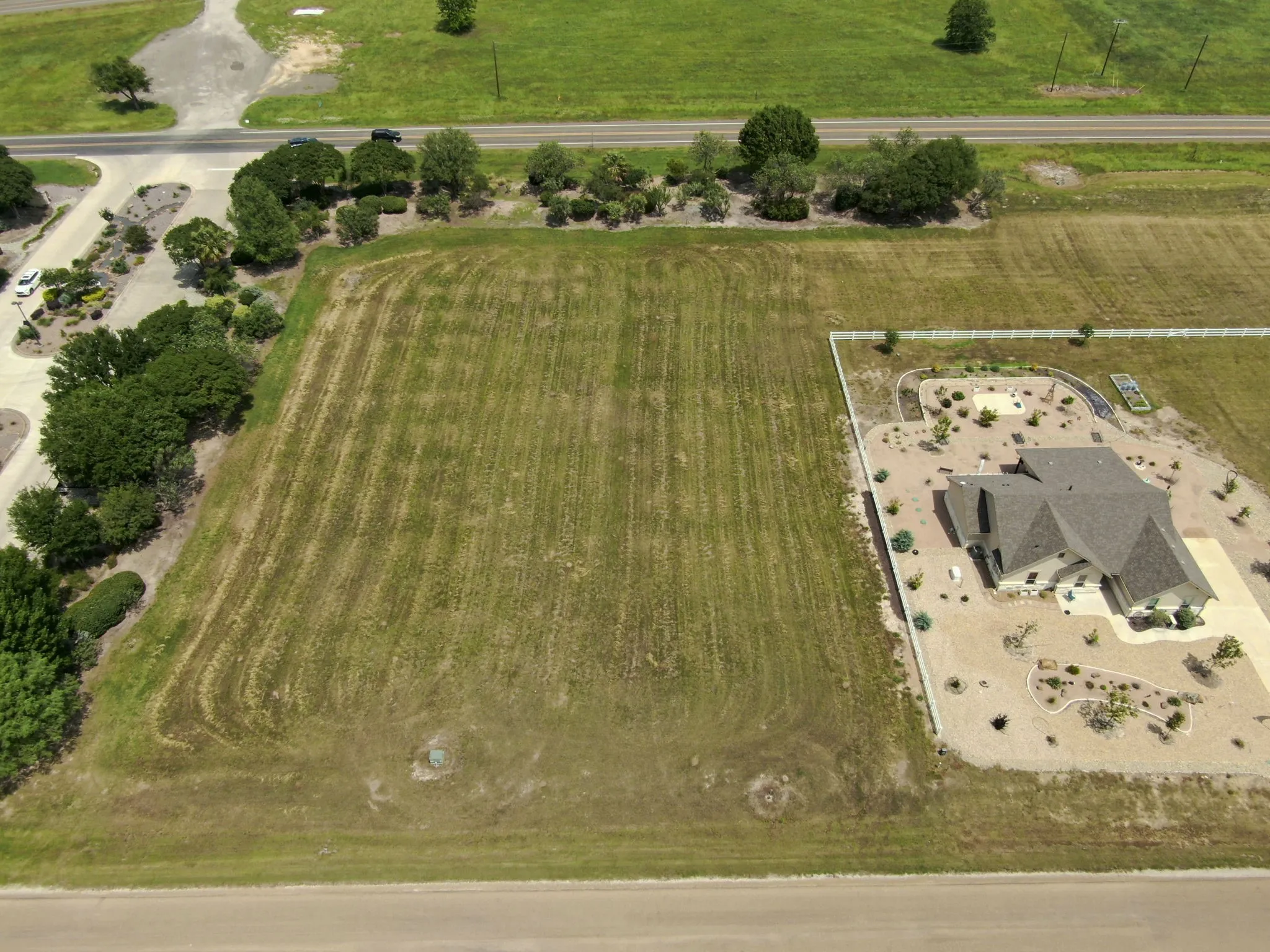 Expansive land parcel with direct road frontage