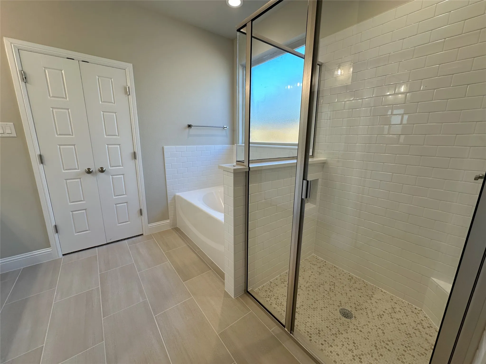 Single Family Residence For Sale in Johnson County , 2003 Belle Lagos Lane, Cleburne, Texas 76033, 3 Bedroom, 3 Bathroom, 3 Garage spaces, 2,155 Sqft, built in 2026, mls#21141482, Real Estate Agent in Cleburne, Homes For Sale in Johnson county, Homes For Sale in Cleburne, Realtor in Cleburne Texas, Real Estate Brokerage Independent Realty Texas, Luminita Cordes Realtor