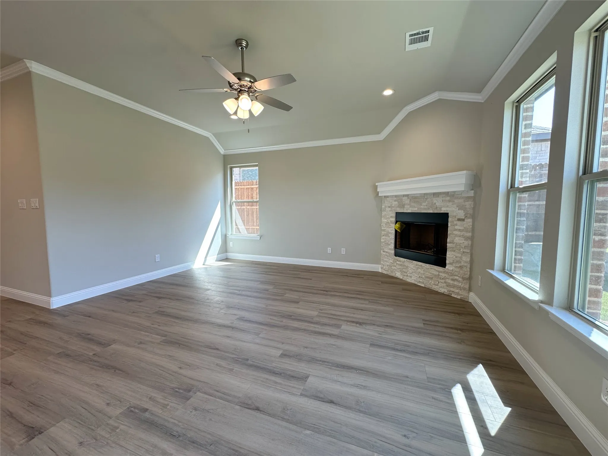 Single Family Residence For Sale in Johnson County , 2003 Belle Lagos Lane, Cleburne, Texas 76033, 3 Bedroom, 3 Bathroom, 3 Garage spaces, 2,155 Sqft, built in 2026, mls#21141482, Real Estate Agent in Cleburne, Homes For Sale in Johnson county, Homes For Sale in Cleburne, Realtor in Cleburne Texas, Real Estate Brokerage Independent Realty Texas, Luminita Cordes Realtor