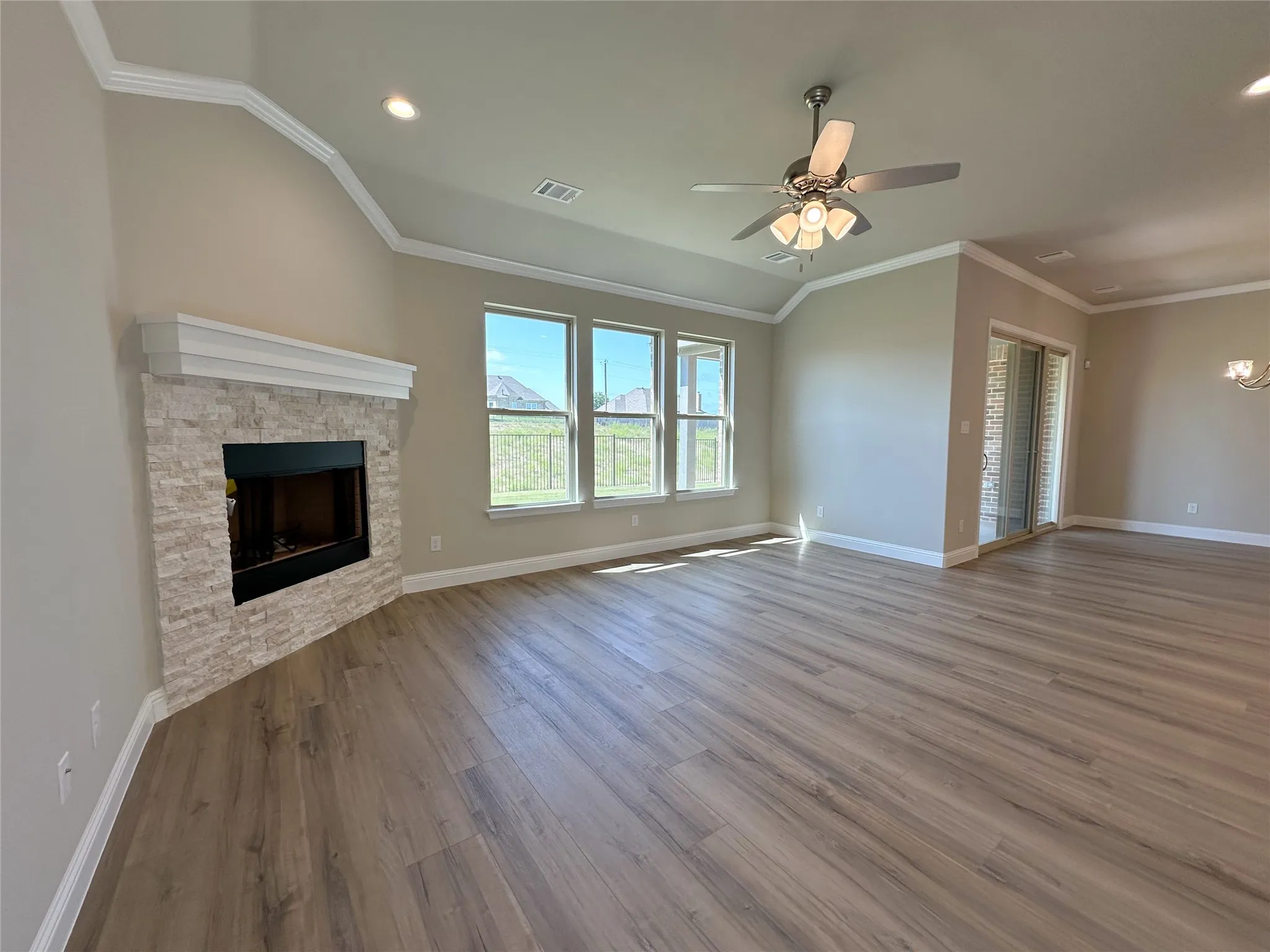 Single Family Residence For Sale in Johnson County , 2003 Belle Lagos Lane, Cleburne, Texas 76033, 3 Bedroom, 3 Bathroom, 3 Garage spaces, 2,155 Sqft, built in 2026, mls#21141482, Real Estate Agent in Cleburne, Homes For Sale in Johnson county, Homes For Sale in Cleburne, Realtor in Cleburne Texas, Real Estate Brokerage Independent Realty Texas, Luminita Cordes Realtor