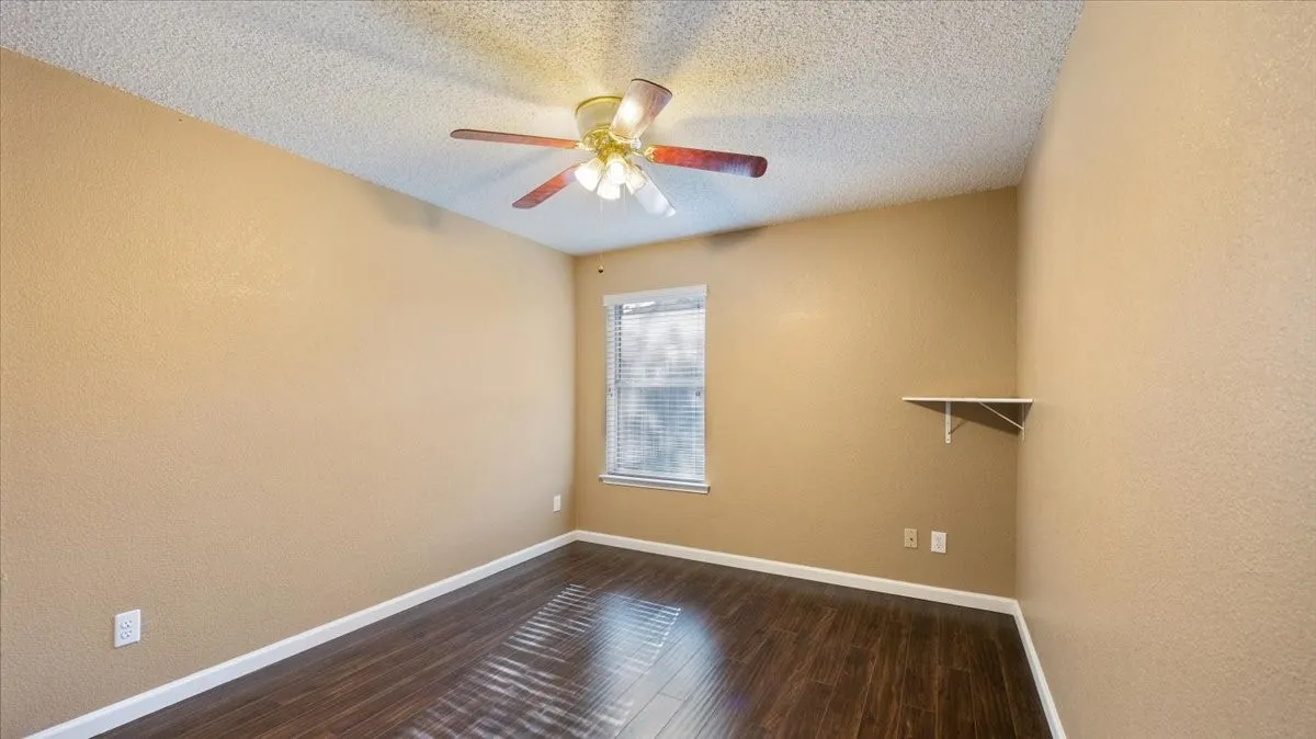 Third bedroom.