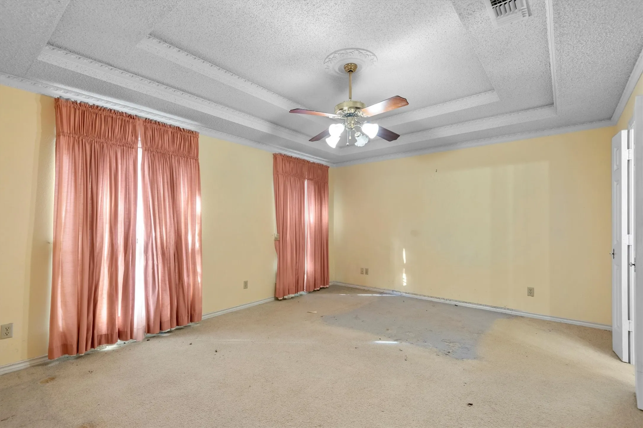 Single Family Residence For Sale in Dallas County , 1331 Briarmeade Drive, Duncanville, Texas 75137, 3 Bedrooms, 2 Bathrooms, 2 Garage spaces, 2,037 Sqft, built in 1984, Price $320,000, mls#21141547, Real Estate Agent in Duncanville, Homes For Sale in Dallas county, Homes For Sale in Duncanville, Realtor in Duncanville Texas, Real Estate Brokerage Independent Realty Texas, Luminita Cordes Realtor