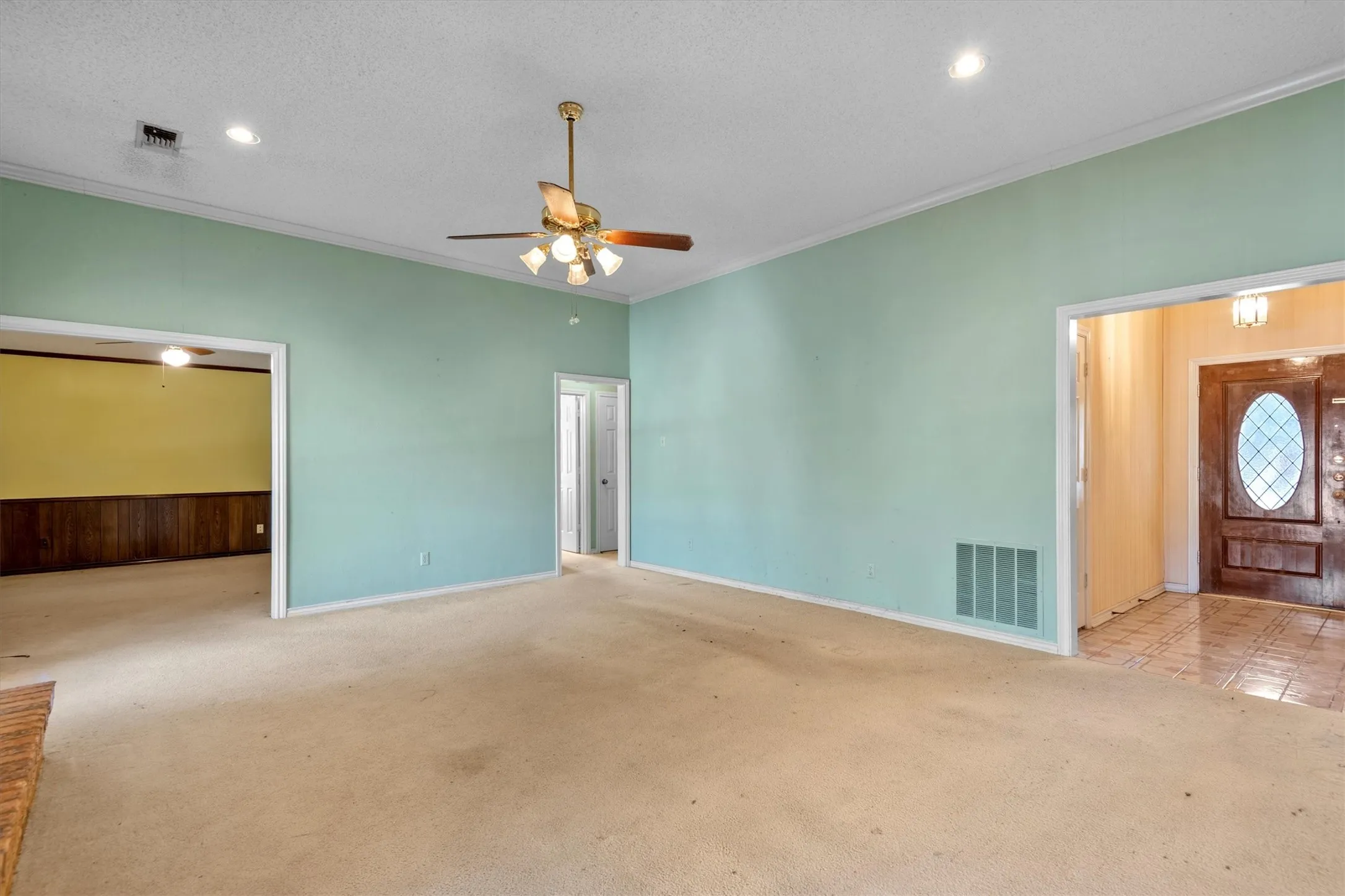Single Family Residence For Sale in Dallas County , 1331 Briarmeade Drive, Duncanville, Texas 75137, 3 Bedrooms, 2 Bathrooms, 2 Garage spaces, 2,037 Sqft, built in 1984, Price $320,000, mls#21141547, Real Estate Agent in Duncanville, Homes For Sale in Dallas county, Homes For Sale in Duncanville, Realtor in Duncanville Texas, Real Estate Brokerage Independent Realty Texas, Luminita Cordes Realtor