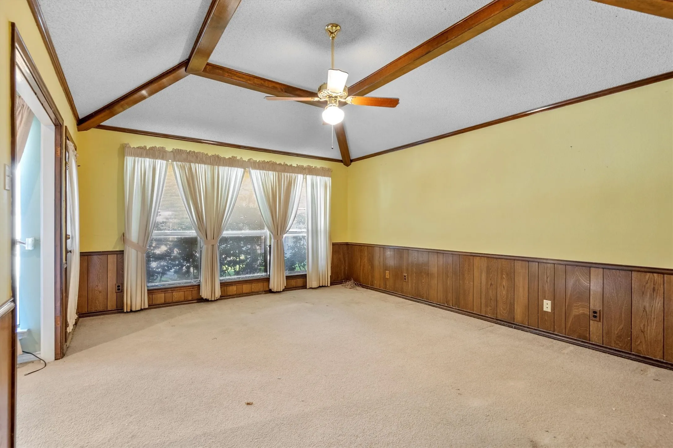 Single Family Residence For Sale in Dallas County , 1331 Briarmeade Drive, Duncanville, Texas 75137, 3 Bedrooms, 2 Bathrooms, 2 Garage spaces, 2,037 Sqft, built in 1984, Price $320,000, mls#21141547, Real Estate Agent in Duncanville, Homes For Sale in Dallas county, Homes For Sale in Duncanville, Realtor in Duncanville Texas, Real Estate Brokerage Independent Realty Texas, Luminita Cordes Realtor