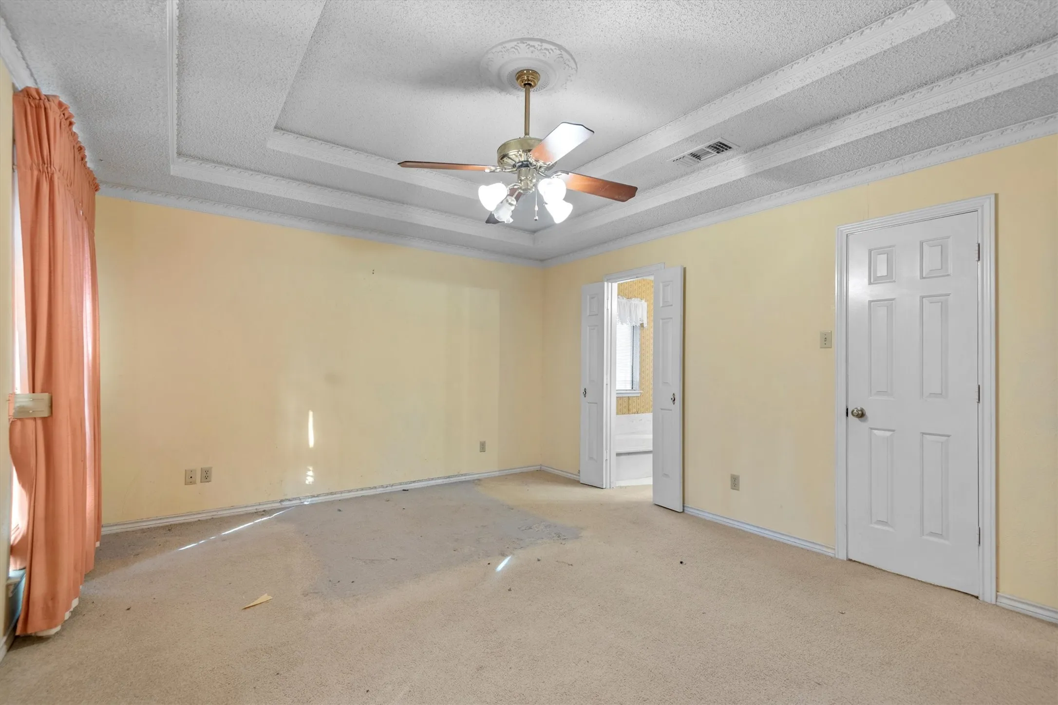 Single Family Residence For Sale in Dallas County , 1331 Briarmeade Drive, Duncanville, Texas 75137, 3 Bedrooms, 2 Bathrooms, 2 Garage spaces, 2,037 Sqft, built in 1984, Price $320,000, mls#21141547, Real Estate Agent in Duncanville, Homes For Sale in Dallas county, Homes For Sale in Duncanville, Realtor in Duncanville Texas, Real Estate Brokerage Independent Realty Texas, Luminita Cordes Realtor