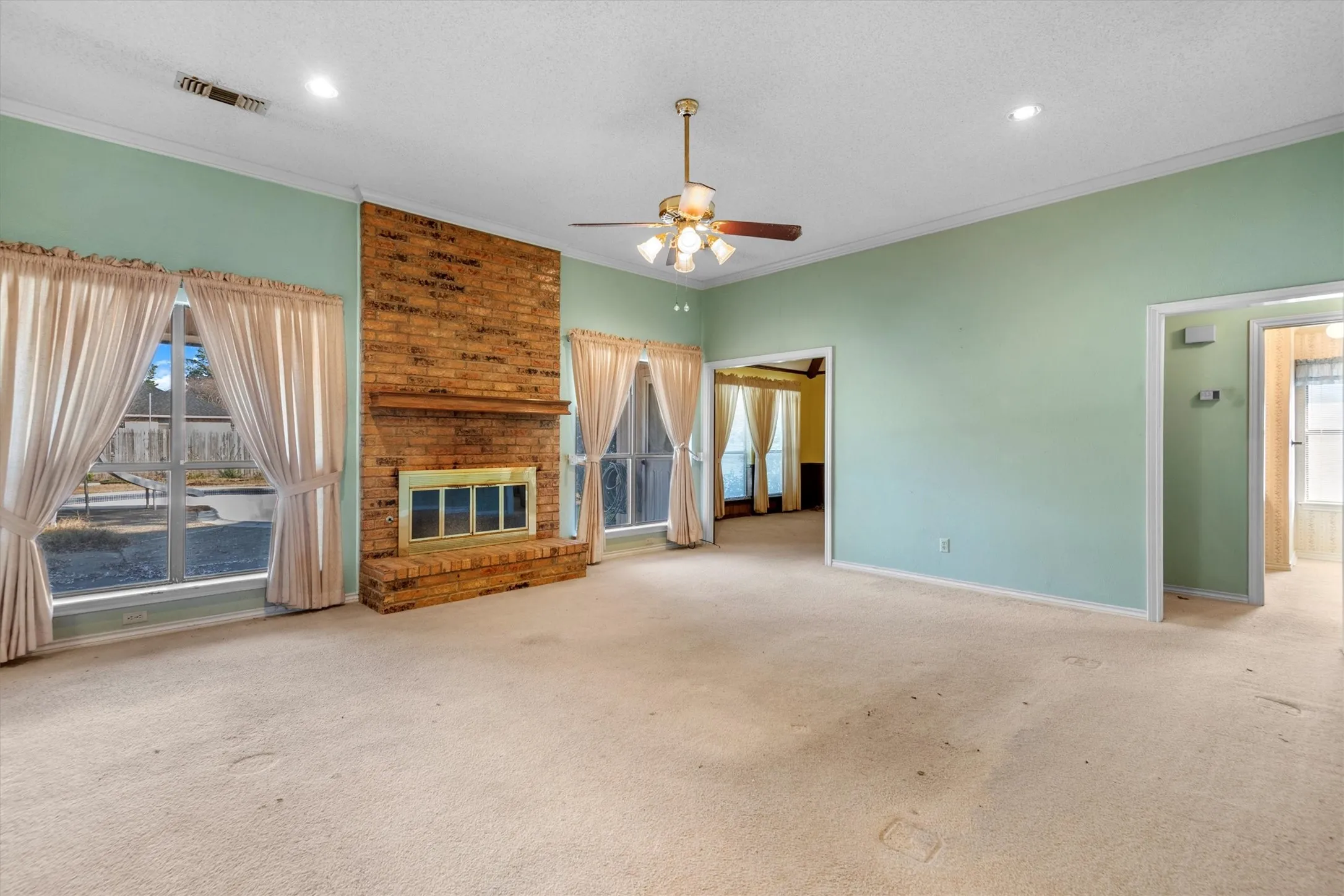 Single Family Residence For Sale in Dallas County , 1331 Briarmeade Drive, Duncanville, Texas 75137, 3 Bedrooms, 2 Bathrooms, 2 Garage spaces, 2,037 Sqft, built in 1984, Price $320,000, mls#21141547, Real Estate Agent in Duncanville, Homes For Sale in Dallas county, Homes For Sale in Duncanville, Realtor in Duncanville Texas, Real Estate Brokerage Independent Realty Texas, Luminita Cordes Realtor