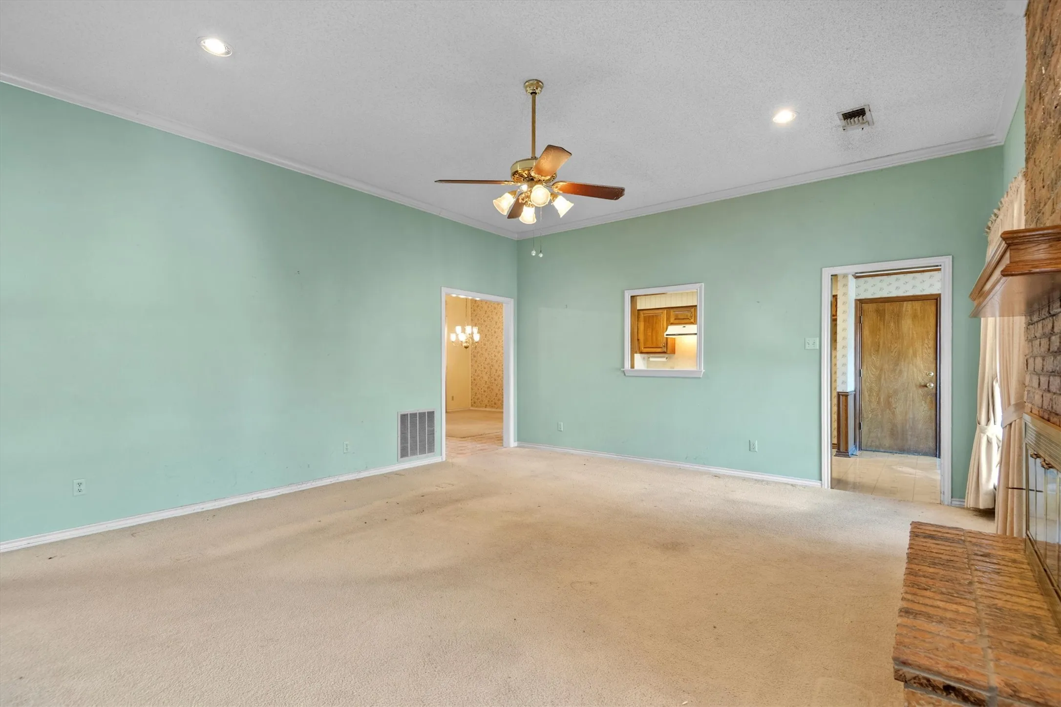 Single Family Residence For Sale in Dallas County , 1331 Briarmeade Drive, Duncanville, Texas 75137, 3 Bedrooms, 2 Bathrooms, 2 Garage spaces, 2,037 Sqft, built in 1984, Price $320,000, mls#21141547, Real Estate Agent in Duncanville, Homes For Sale in Dallas county, Homes For Sale in Duncanville, Realtor in Duncanville Texas, Real Estate Brokerage Independent Realty Texas, Luminita Cordes Realtor