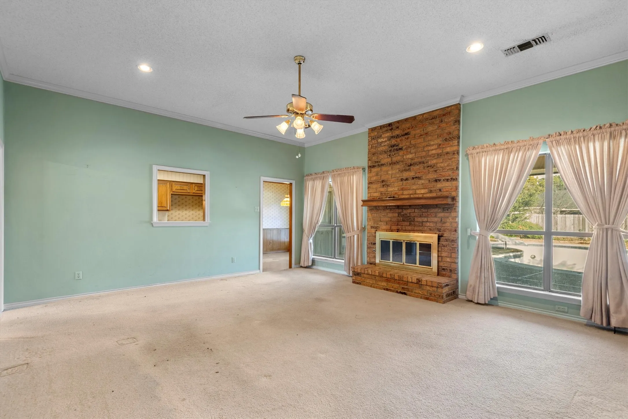Single Family Residence For Sale in Dallas County , 1331 Briarmeade Drive, Duncanville, Texas 75137, 3 Bedrooms, 2 Bathrooms, 2 Garage spaces, 2,037 Sqft, built in 1984, Price $320,000, mls#21141547, Real Estate Agent in Duncanville, Homes For Sale in Dallas county, Homes For Sale in Duncanville, Realtor in Duncanville Texas, Real Estate Brokerage Independent Realty Texas, Luminita Cordes Realtor