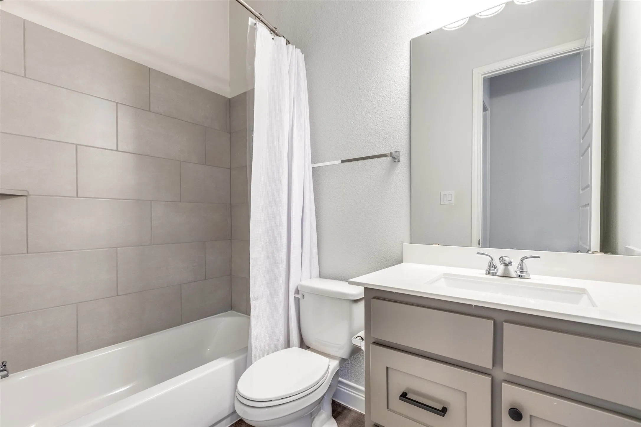 Single Family Residence For Sale in Collin County , 2632 War Admiral Street, Celina, Texas 75009, 4 Bedroom, 3 Bathroom, 2 Garage spaces, 2,503 Sqft, built in 2021, Preowned, mls#21138989, Real Estate Agent in Celina, Homes For Sale in Collin county, Homes For Sale in Celina, Realtor in Celina Texas, Real Estate Brokerage Independent Realty Texas, Luminita Cordes Realtor