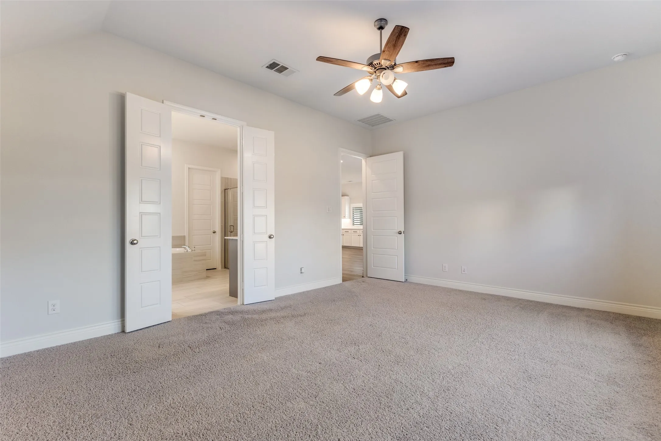 Single Family Residence For Sale in Collin County , 2632 War Admiral Street, Celina, Texas 75009, 4 Bedroom, 3 Bathroom, 2 Garage spaces, 2,503 Sqft, built in 2021, Preowned, mls#21138989, Real Estate Agent in Celina, Homes For Sale in Collin county, Homes For Sale in Celina, Realtor in Celina Texas, Real Estate Brokerage Independent Realty Texas, Luminita Cordes Realtor