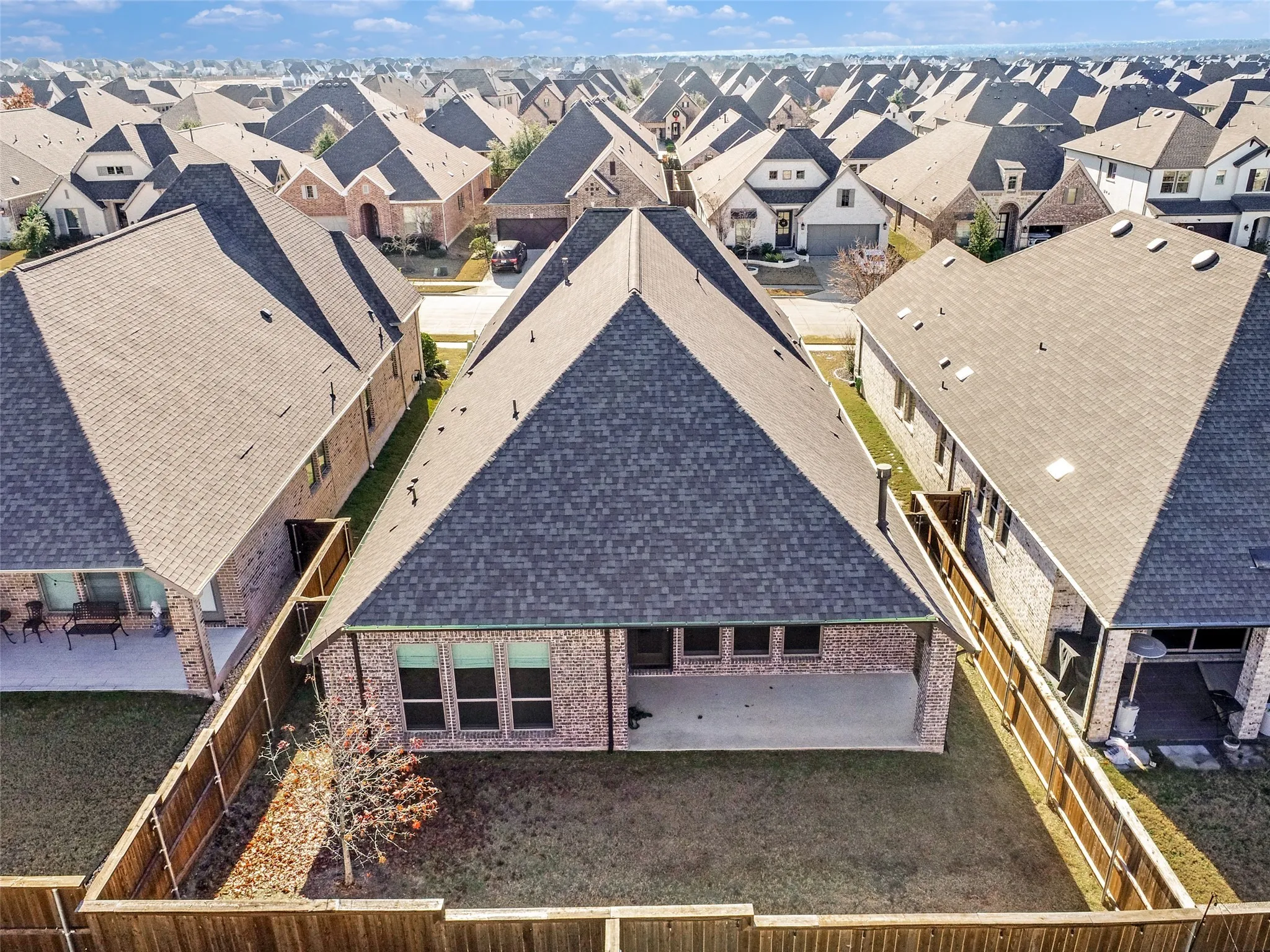 Single Family Residence For Sale in Collin County , 2632 War Admiral Street, Celina, Texas 75009, 4 Bedroom, 3 Bathroom, 2 Garage spaces, 2,503 Sqft, built in 2021, Preowned, mls#21138989, Real Estate Agent in Celina, Homes For Sale in Collin county, Homes For Sale in Celina, Realtor in Celina Texas, Real Estate Brokerage Independent Realty Texas, Luminita Cordes Realtor