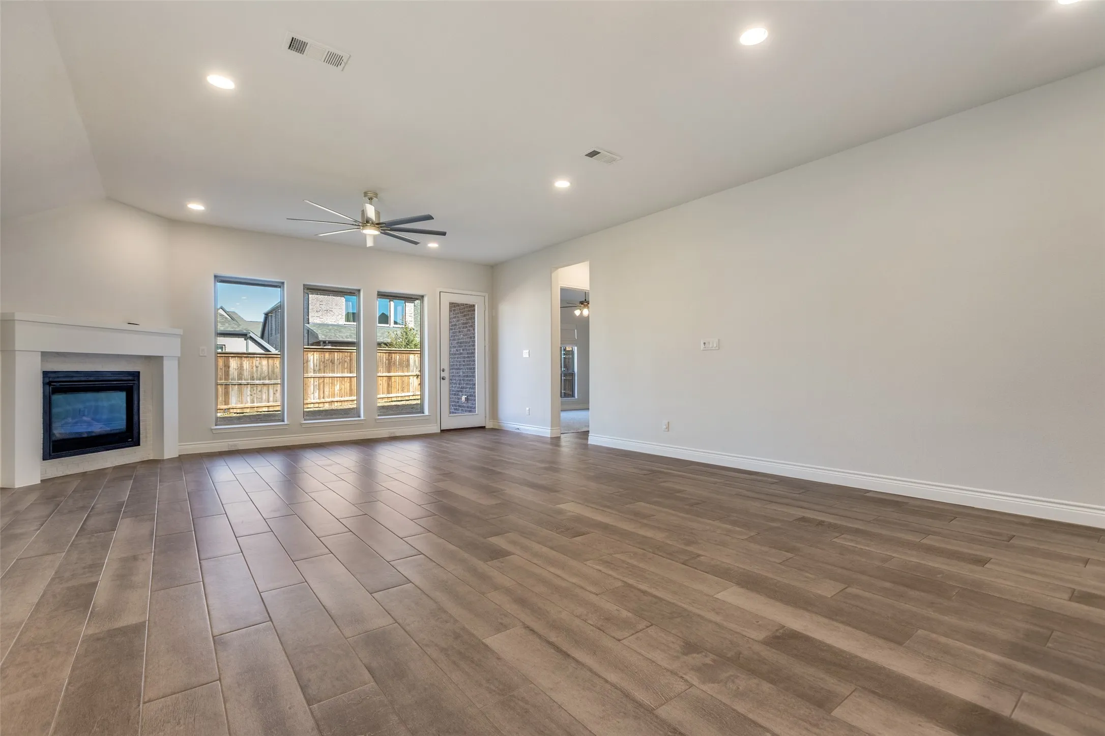 Single Family Residence For Sale in Collin County , 2632 War Admiral Street, Celina, Texas 75009, 4 Bedroom, 3 Bathroom, 2 Garage spaces, 2,503 Sqft, built in 2021, Preowned, mls#21138989, Real Estate Agent in Celina, Homes For Sale in Collin county, Homes For Sale in Celina, Realtor in Celina Texas, Real Estate Brokerage Independent Realty Texas, Luminita Cordes Realtor