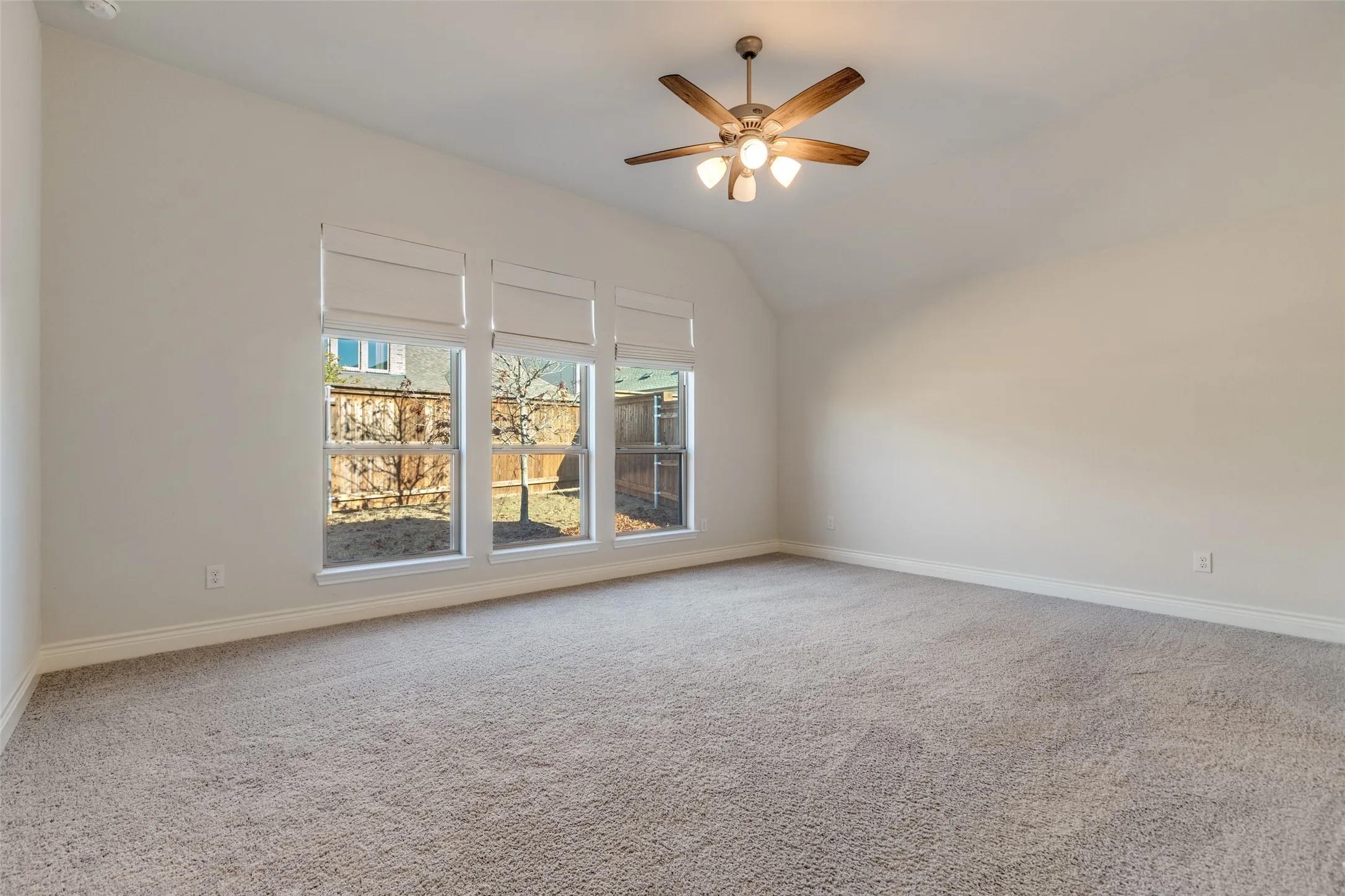 Single Family Residence For Sale in Collin County , 2632 War Admiral Street, Celina, Texas 75009, 4 Bedroom, 3 Bathroom, 2 Garage spaces, 2,503 Sqft, built in 2021, Preowned, mls#21138989, Real Estate Agent in Celina, Homes For Sale in Collin county, Homes For Sale in Celina, Realtor in Celina Texas, Real Estate Brokerage Independent Realty Texas, Luminita Cordes Realtor