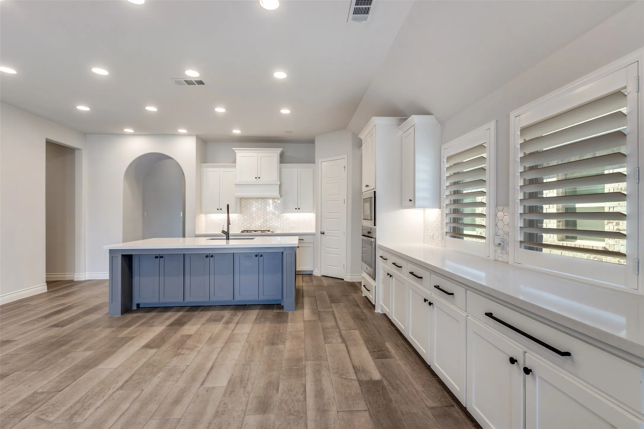 Single Family Residence For Sale in Collin County , 2632 War Admiral Street, Celina, Texas 75009, 4 Bedroom, 3 Bathroom, 2 Garage spaces, 2,503 Sqft, built in 2021, Preowned, mls#21138989, Real Estate Agent in Celina, Homes For Sale in Collin county, Homes For Sale in Celina, Realtor in Celina Texas, Real Estate Brokerage Independent Realty Texas, Luminita Cordes Realtor