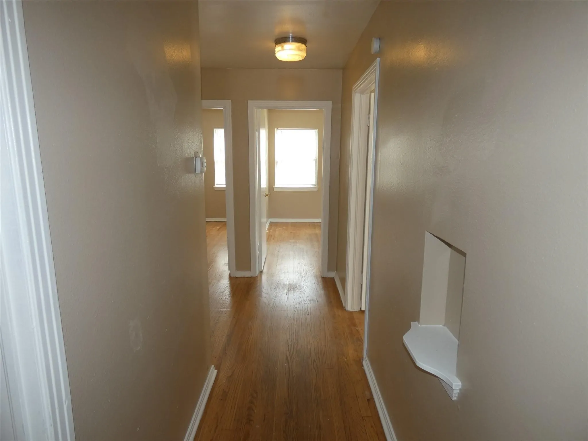 Single Family Residence For Sale in Dallas County , 11819 Broadmoor Drive, Dallas, Texas 75218, 3 Bedroom, 1 Bathroom, 1 Garage spaces, 1,080 Sqft, built in 1951, Preowned, mls#21135652, Real Estate Agent in Dallas, Homes For Sale in Dallas county, Homes For Sale in Dallas, Realtor in Dallas Texas, Real Estate Brokerage Independent Realty Texas, Luminita Cordes Realtor
