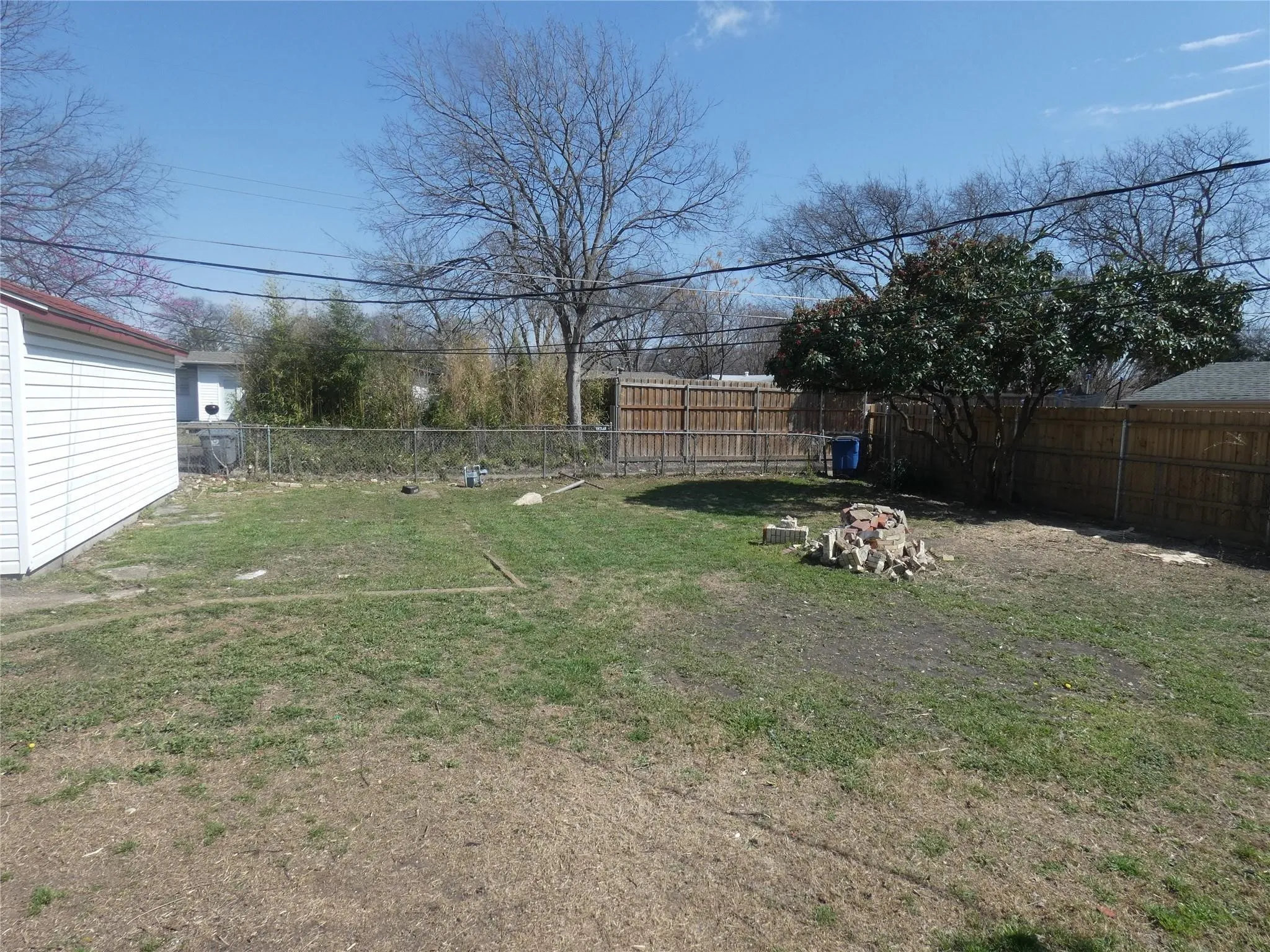 Single Family Residence For Sale in Dallas County , 11819 Broadmoor Drive, Dallas, Texas 75218, 3 Bedroom, 1 Bathroom, 1 Garage spaces, 1,080 Sqft, built in 1951, Preowned, mls#21135652, Real Estate Agent in Dallas, Homes For Sale in Dallas county, Homes For Sale in Dallas, Realtor in Dallas Texas, Real Estate Brokerage Independent Realty Texas, Luminita Cordes Realtor