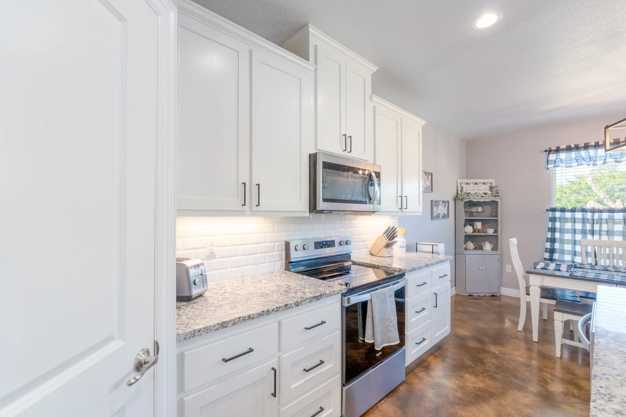 Single Family Residence For Sale in Lampasas County , 1610 Badger Lane, Lampasas, Texas 76550, 3 Bedroom, 2 Bathroom, 2 Garage spaces, 1,740 Sqft, built in 2022, Preowned, mls#21131662, Real Estate Agent in Lampasas, Homes For Sale in Lampasas county, Homes For Sale in Lampasas, Realtor in Lampasas Texas, Real Estate Brokerage Independent Realty Texas, Luminita Cordes Realtor