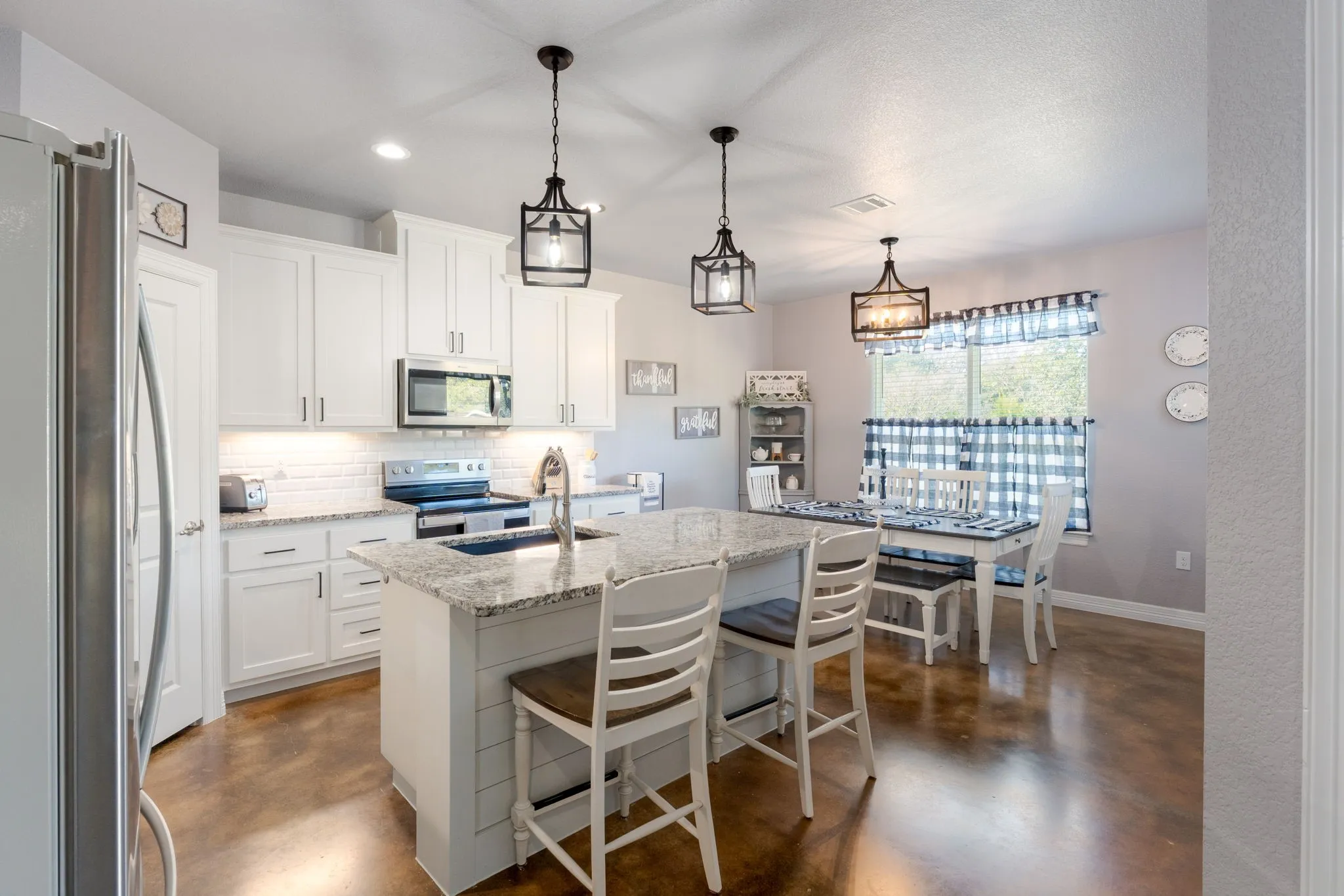 Single Family Residence For Sale in Lampasas County , 1610 Badger Lane, Lampasas, Texas 76550, 3 Bedroom, 2 Bathroom, 2 Garage spaces, 1,740 Sqft, built in 2022, Preowned, mls#21131662, Real Estate Agent in Lampasas, Homes For Sale in Lampasas county, Homes For Sale in Lampasas, Realtor in Lampasas Texas, Real Estate Brokerage Independent Realty Texas, Luminita Cordes Realtor