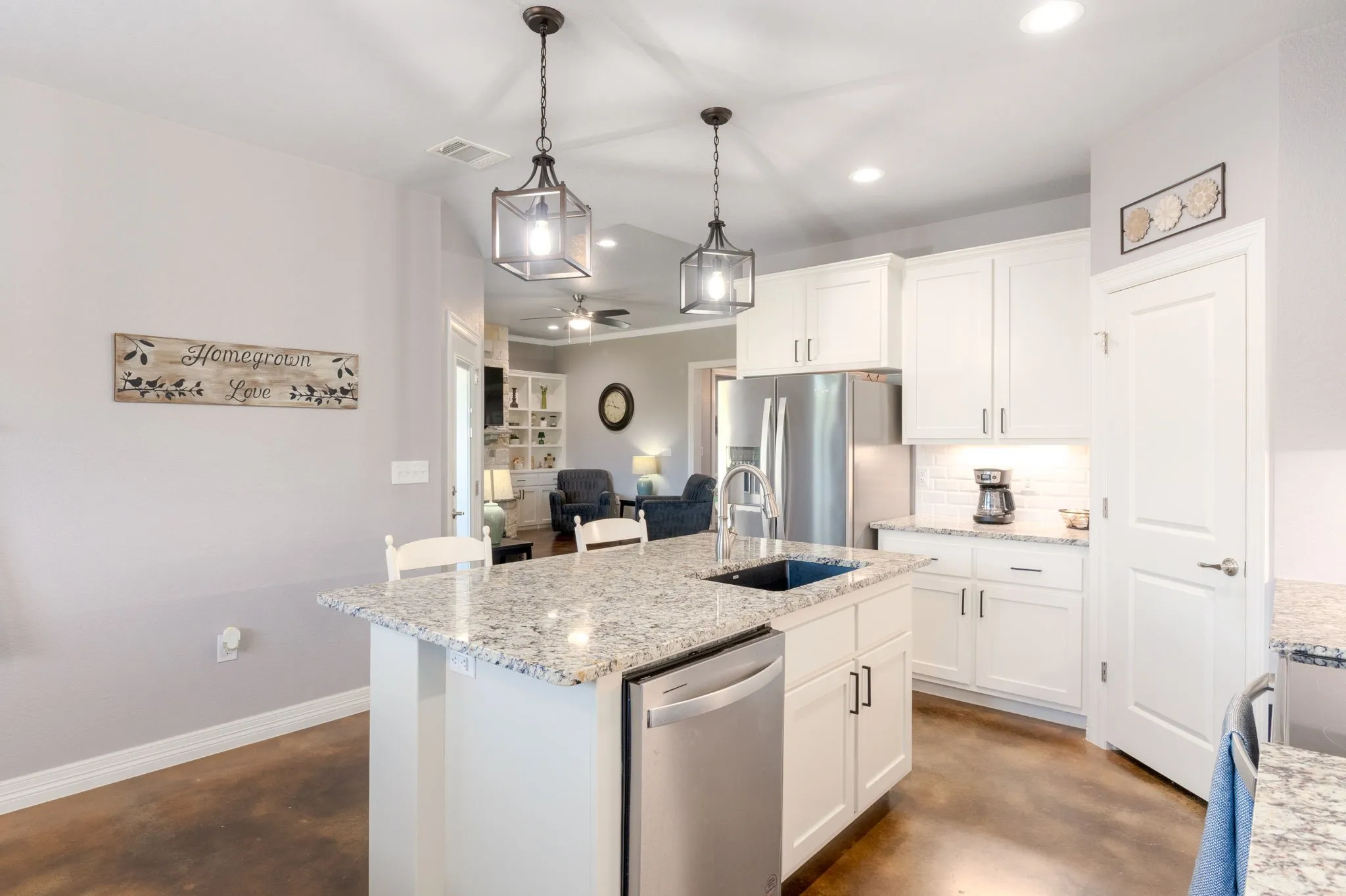 Single Family Residence For Sale in Lampasas County , 1610 Badger Lane, Lampasas, Texas 76550, 3 Bedroom, 2 Bathroom, 2 Garage spaces, 1,740 Sqft, built in 2022, Preowned, mls#21131662, Real Estate Agent in Lampasas, Homes For Sale in Lampasas county, Homes For Sale in Lampasas, Realtor in Lampasas Texas, Real Estate Brokerage Independent Realty Texas, Luminita Cordes Realtor