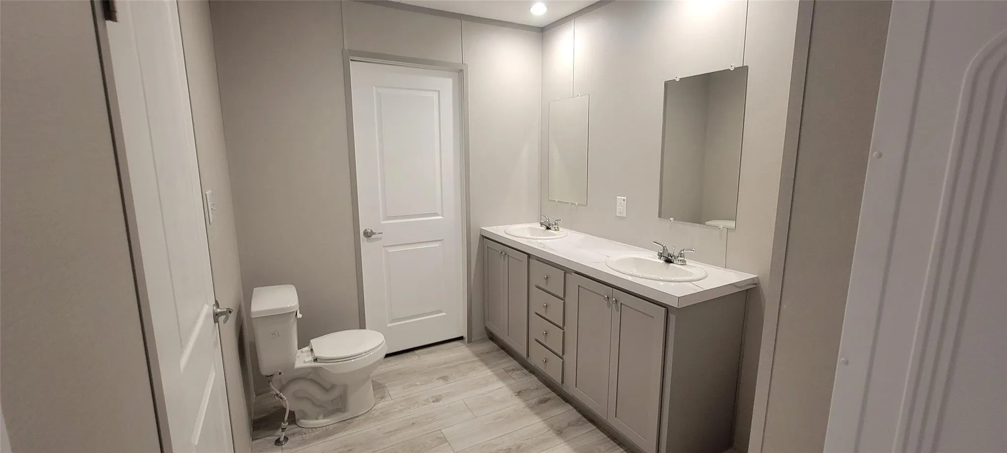 Mobile Home For Sale in Hood County , 3408 Woodlake Drive, Granbury, Texas 76048, 3 Bedroom, 2 Bathroom, Garage spaces, 1,153 Sqft, built in 2024, mls#21133412, Real Estate Agent in Granbury, Homes For Sale in Hood county, Homes For Sale in Granbury, Realtor in Granbury Texas, Real Estate Brokerage Independent Realty Texas, Luminita Cordes Realtor