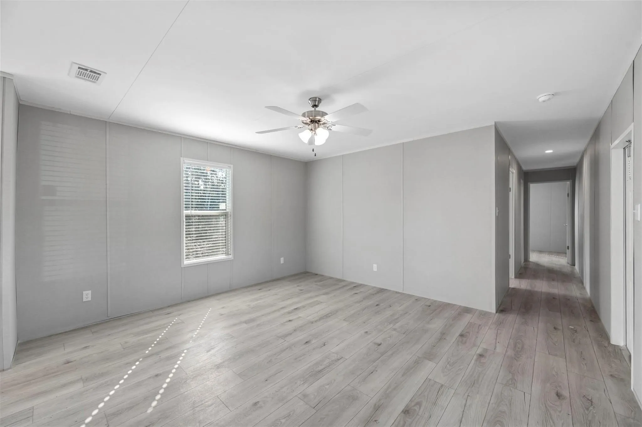 Mobile Home For Sale in Hood County , 3408 Woodlake Drive, Granbury, Texas 76048, 3 Bedroom, 2 Bathroom, Garage spaces, 1,153 Sqft, built in 2024, mls#21133412, Real Estate Agent in Granbury, Homes For Sale in Hood county, Homes For Sale in Granbury, Realtor in Granbury Texas, Real Estate Brokerage Independent Realty Texas, Luminita Cordes Realtor