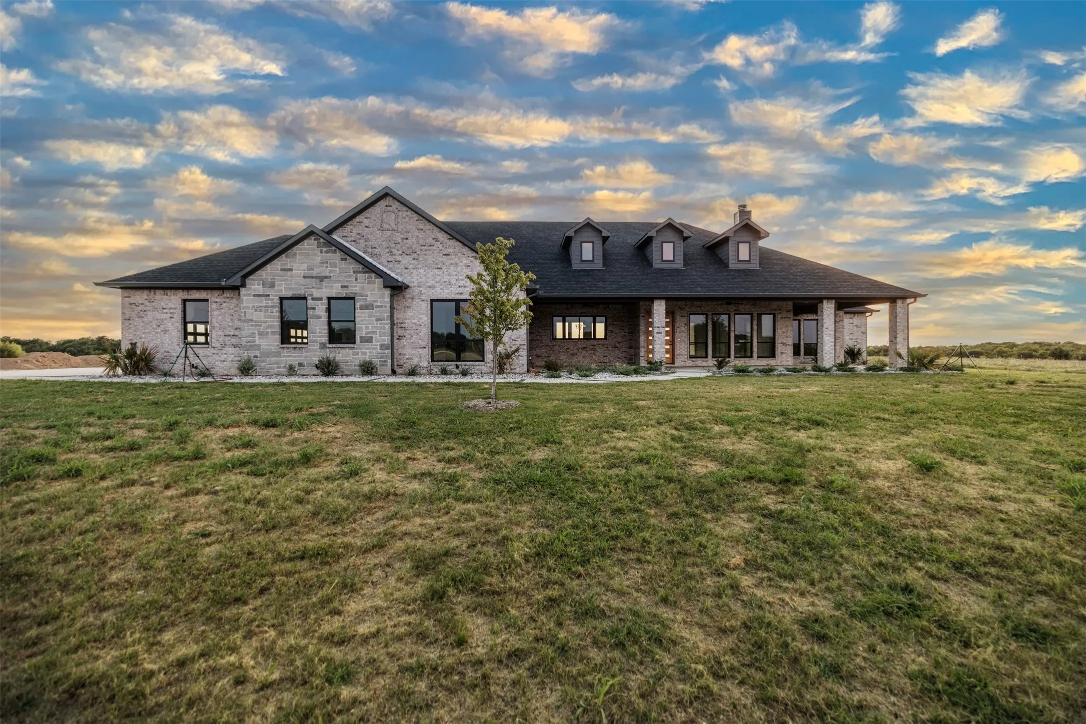 Single Family Residence For Sale in Hunt County , 4112 County Road 1098, Celeste, Texas 75423, 4 Bedroom, 3 Bathroom, 3 Garage spaces, 3,386 Sqft, built in 2026, mls#21139481, Real Estate Agent in Celeste, Homes For Sale in Hunt county, Homes For Sale in Celeste, Realtor in Celeste Texas, Real Estate Brokerage Independent Realty Texas, Luminita Cordes Realtor