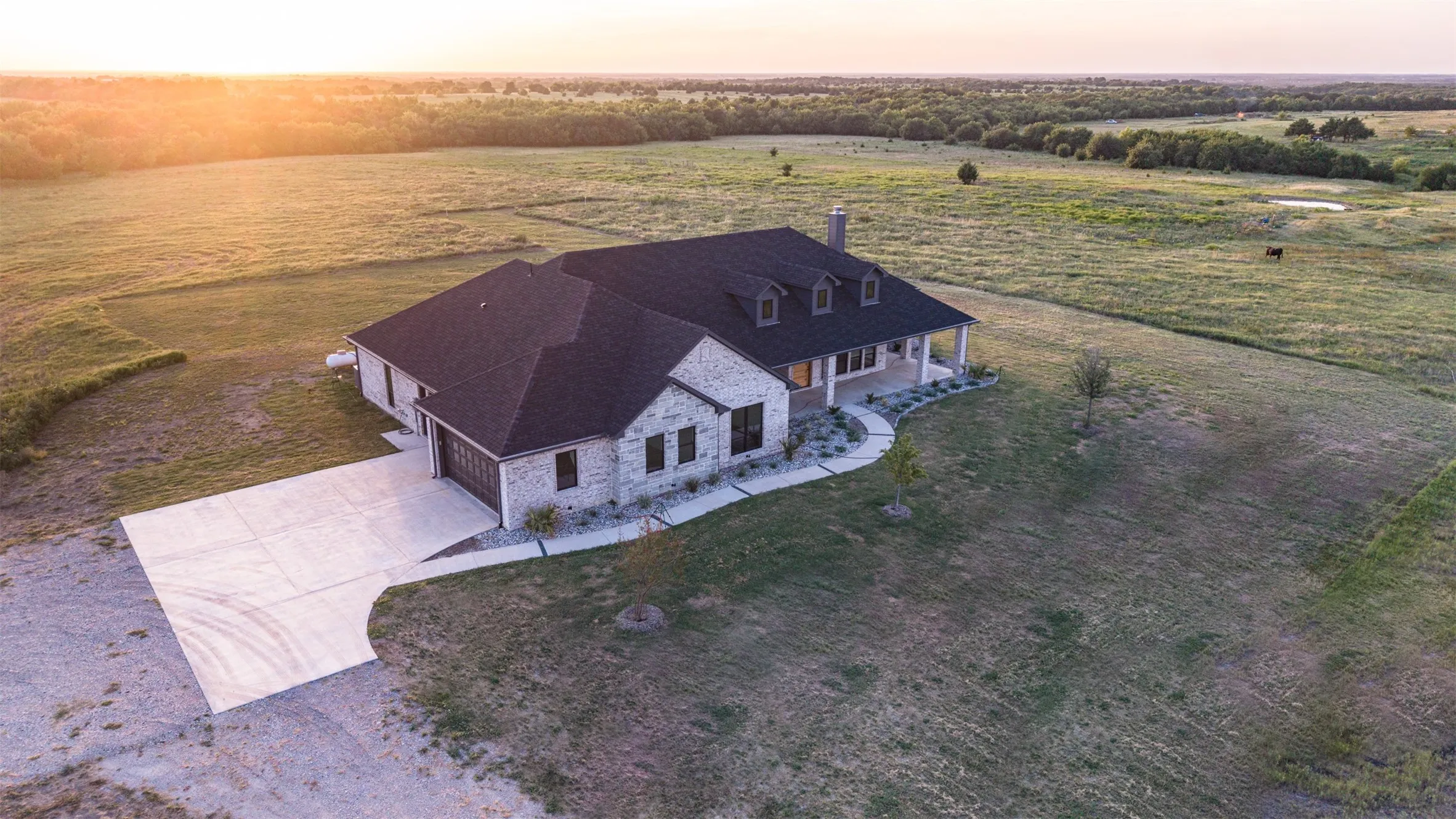 Single Family Residence For Sale in Hunt County , 4112 County Road 1098, Celeste, Texas 75423, 4 Bedroom, 3 Bathroom, 3 Garage spaces, 3,386 Sqft, built in 2026, mls#21139481, Real Estate Agent in Celeste, Homes For Sale in Hunt county, Homes For Sale in Celeste, Realtor in Celeste Texas, Real Estate Brokerage Independent Realty Texas, Luminita Cordes Realtor