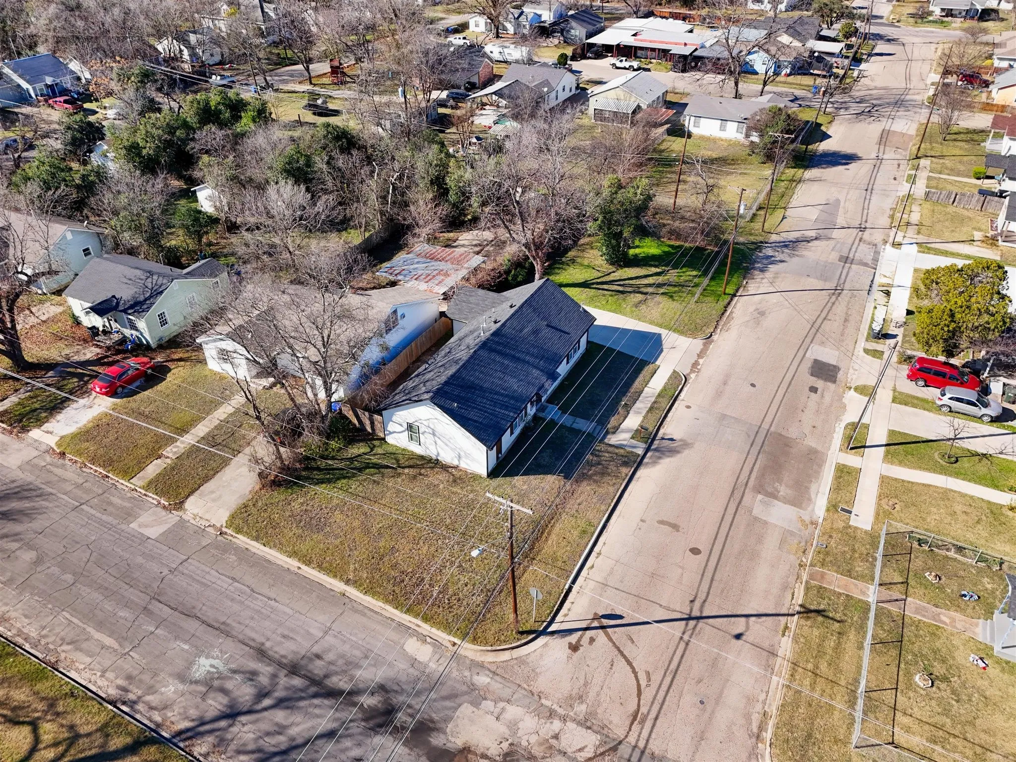 Single Family Residence For Sale in Mc Lennan County , 3100 N 27th Street, Waco, Texas 76708, 3 Bedroom, 2 Bathroom, Garage spaces, 1,620 Sqft, built in 1949, Preowned, mls#21138929, Real Estate Agent in Waco, Homes For Sale in Mc Lennan county, Homes For Sale in Waco, Realtor in Waco Texas, Real Estate Brokerage Independent Realty Texas, Luminita Cordes Realtor