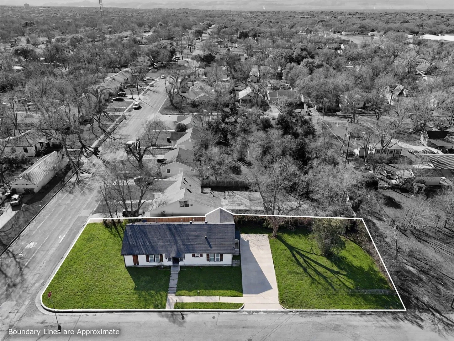 Single Family Residence For Sale in Mc Lennan County , 3100 N 27th Street, Waco, Texas 76708, 3 Bedroom, 2 Bathroom, Garage spaces, 1,620 Sqft, built in 1949, Preowned, mls#21138929, Real Estate Agent in Waco, Homes For Sale in Mc Lennan county, Homes For Sale in Waco, Realtor in Waco Texas, Real Estate Brokerage Independent Realty Texas, Luminita Cordes Realtor