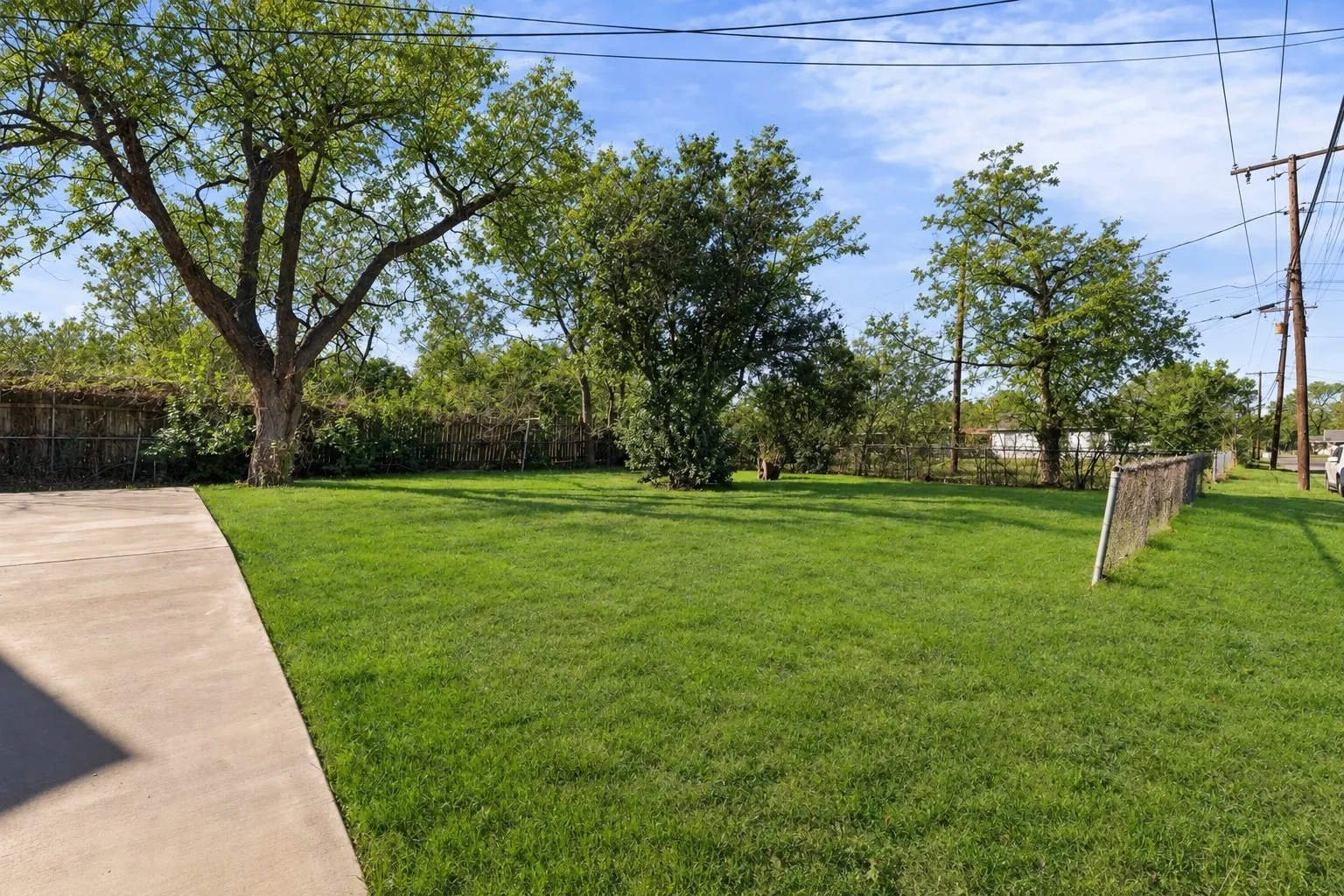Single Family Residence For Sale in Mc Lennan County , 3100 N 27th Street, Waco, Texas 76708, 3 Bedroom, 2 Bathroom, Garage spaces, 1,620 Sqft, built in 1949, Preowned, mls#21138929, Real Estate Agent in Waco, Homes For Sale in Mc Lennan county, Homes For Sale in Waco, Realtor in Waco Texas, Real Estate Brokerage Independent Realty Texas, Luminita Cordes Realtor
