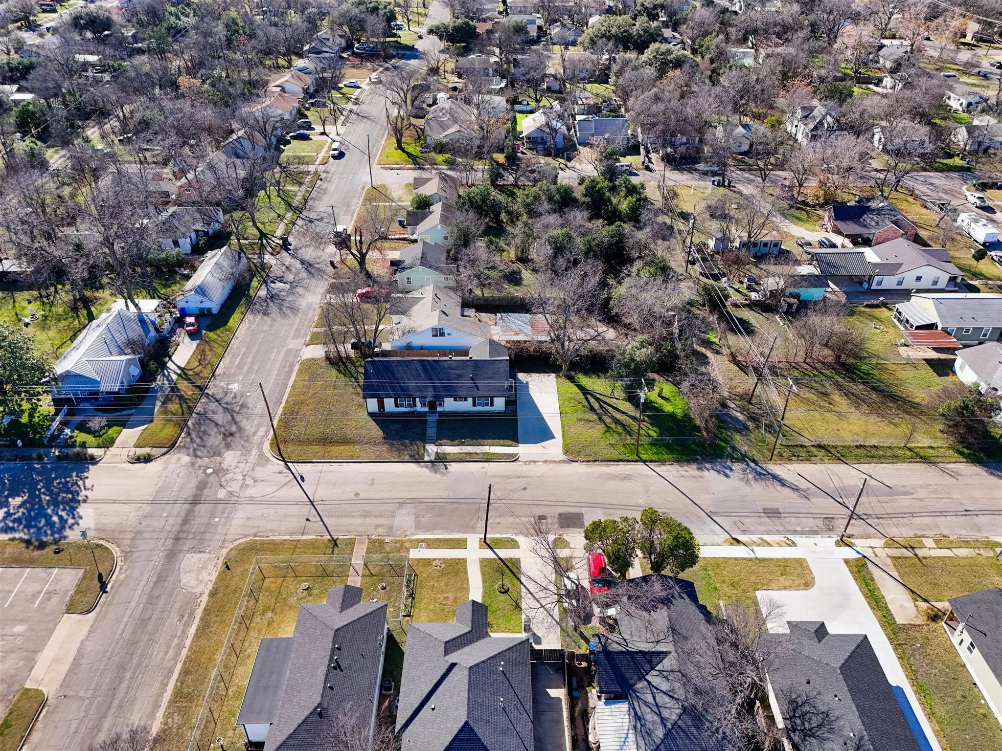 Single Family Residence For Sale in Mc Lennan County , 3100 N 27th Street, Waco, Texas 76708, 3 Bedroom, 2 Bathroom, Garage spaces, 1,620 Sqft, built in 1949, Preowned, mls#21138929, Real Estate Agent in Waco, Homes For Sale in Mc Lennan county, Homes For Sale in Waco, Realtor in Waco Texas, Real Estate Brokerage Independent Realty Texas, Luminita Cordes Realtor
