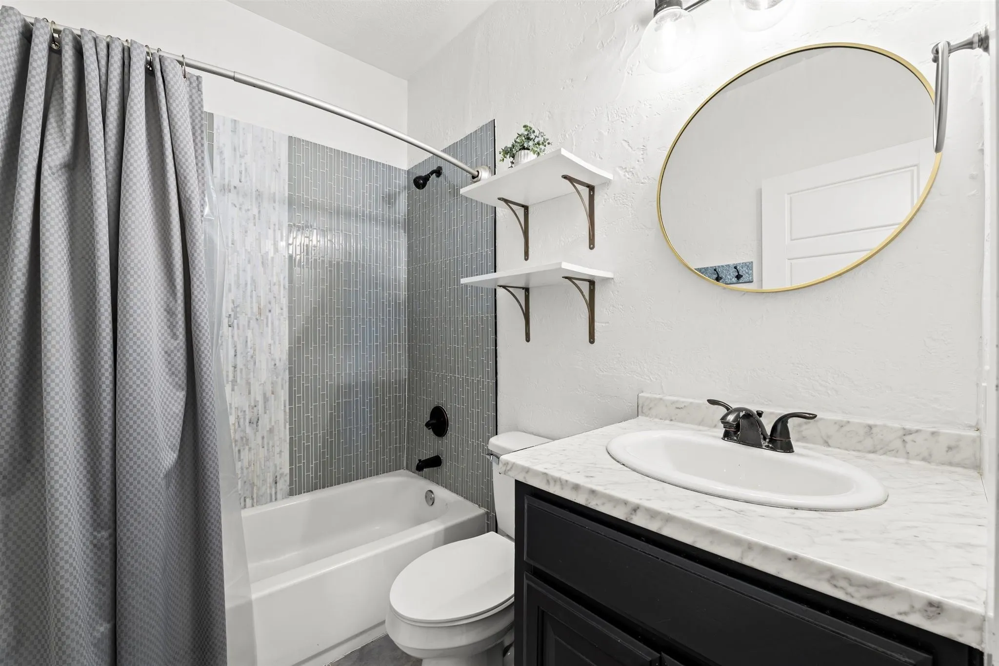 Single Family Residence For Sale in Mc Lennan County , 3100 N 27th Street, Waco, Texas 76708, 3 Bedroom, 2 Bathroom, Garage spaces, 1,620 Sqft, built in 1949, Preowned, mls#21138929, Real Estate Agent in Waco, Homes For Sale in Mc Lennan county, Homes For Sale in Waco, Realtor in Waco Texas, Real Estate Brokerage Independent Realty Texas, Luminita Cordes Realtor