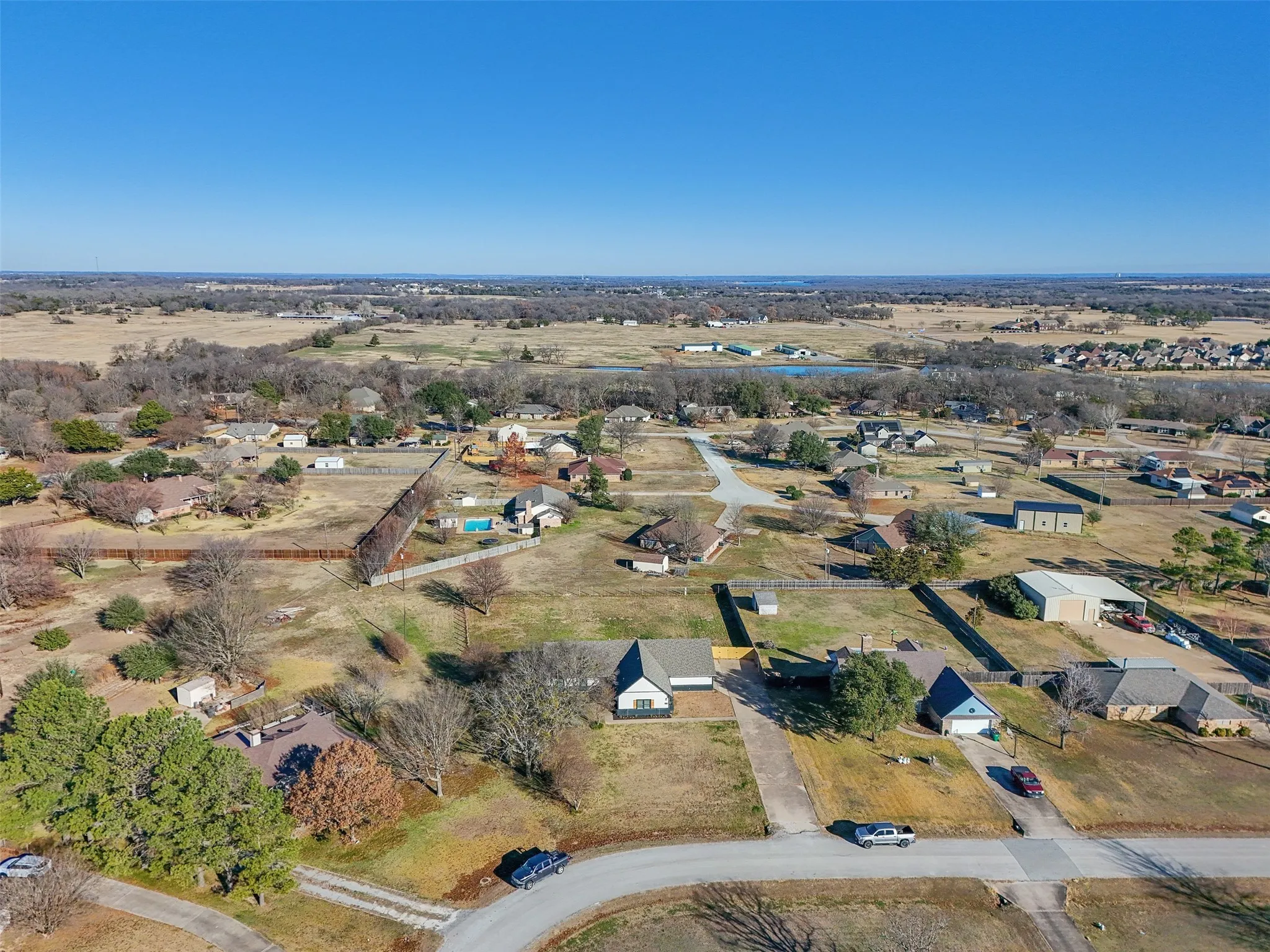 Single Family Residence For Sale in Grayson County , 137 S Meadowbrook Drive, Pottsboro, Texas 75076, 5 Bedroom, 4 Bathroom, 2 Garage spaces, 2,217 Sqft, built in 1978, Preowned, mls#21139065, Real Estate Agent in Pottsboro, Homes For Sale in Grayson county, Homes For Sale in Pottsboro, Realtor in Pottsboro Texas, Real Estate Brokerage Independent Realty Texas, Luminita Cordes Realtor
