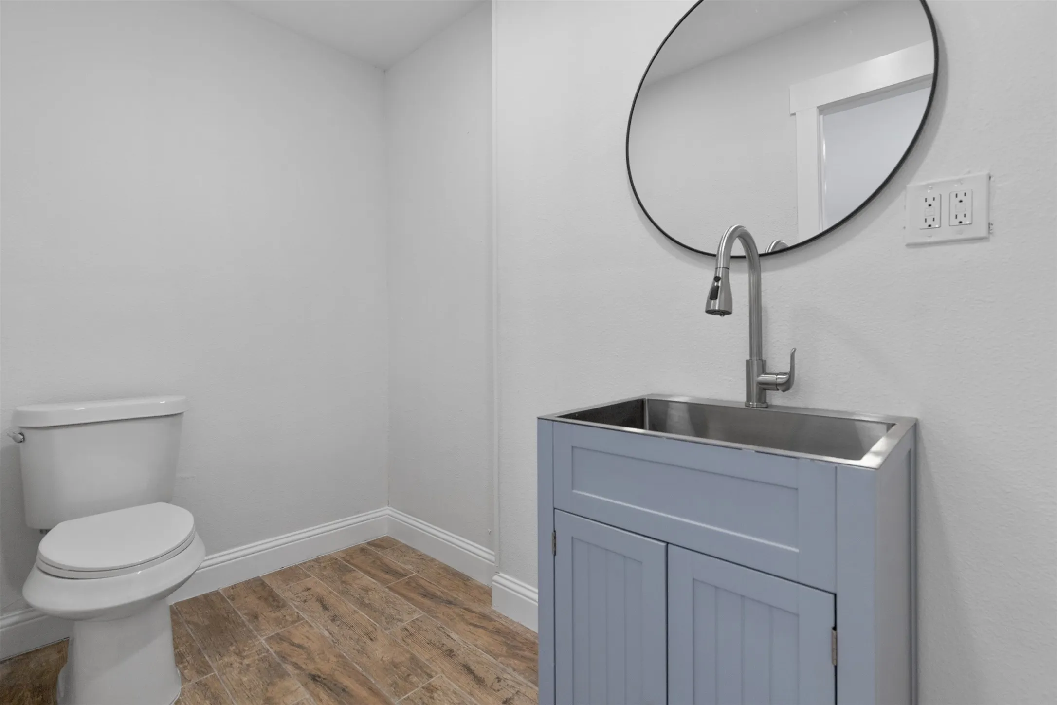 bathroom for bedroom off of garage