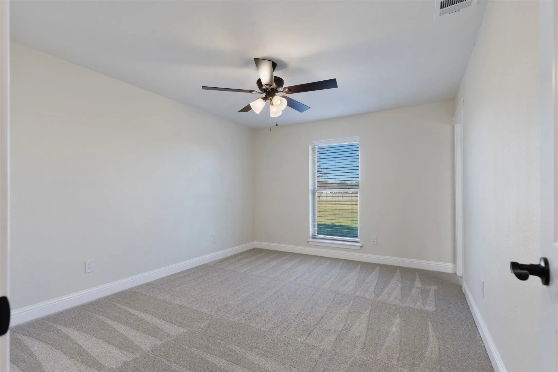 Single Family Residence For Sale in Grayson County , 137 S Meadowbrook Drive, Pottsboro, Texas 75076, 5 Bedroom, 4 Bathroom, 2 Garage spaces, 2,217 Sqft, built in 1978, Preowned, mls#21139065, Real Estate Agent in Pottsboro, Homes For Sale in Grayson county, Homes For Sale in Pottsboro, Realtor in Pottsboro Texas, Real Estate Brokerage Independent Realty Texas, Luminita Cordes Realtor