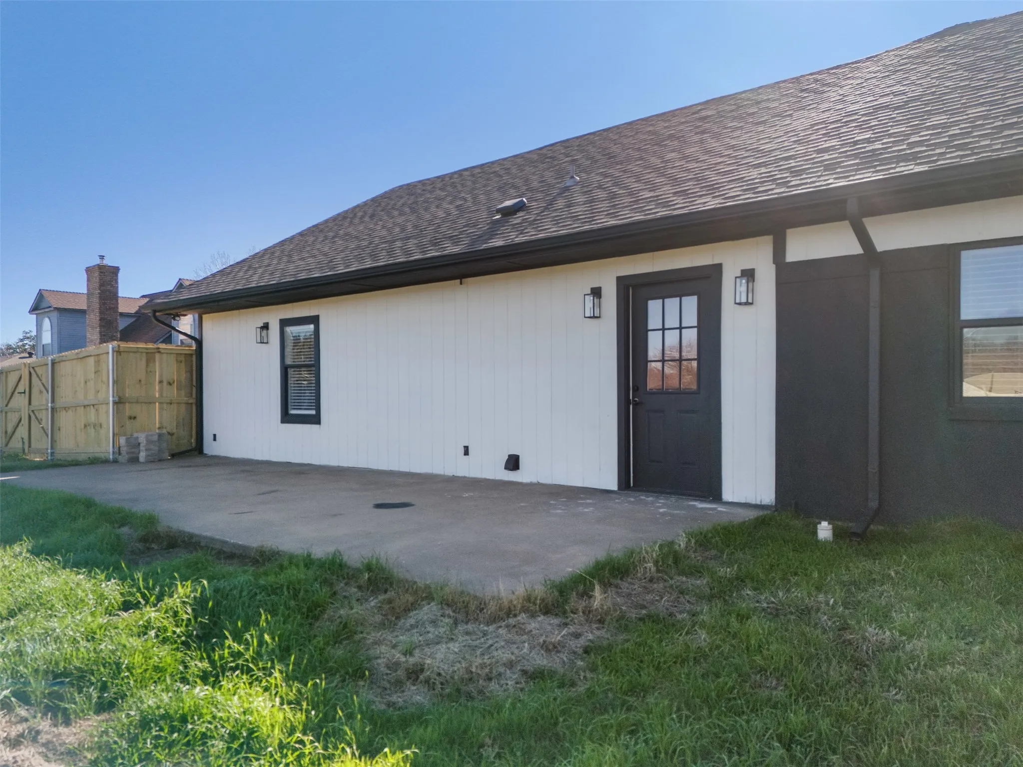 Single Family Residence For Sale in Grayson County , 137 S Meadowbrook Drive, Pottsboro, Texas 75076, 5 Bedroom, 4 Bathroom, 2 Garage spaces, 2,217 Sqft, built in 1978, Preowned, mls#21139065, Real Estate Agent in Pottsboro, Homes For Sale in Grayson county, Homes For Sale in Pottsboro, Realtor in Pottsboro Texas, Real Estate Brokerage Independent Realty Texas, Luminita Cordes Realtor