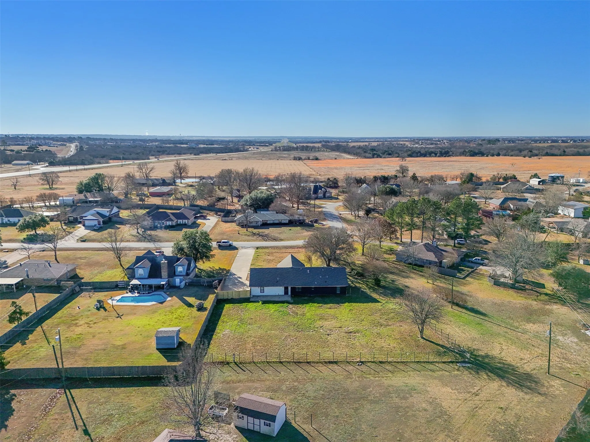 Single Family Residence For Sale in Grayson County , 137 S Meadowbrook Drive, Pottsboro, Texas 75076, 5 Bedroom, 4 Bathroom, 2 Garage spaces, 2,217 Sqft, built in 1978, Preowned, mls#21139065, Real Estate Agent in Pottsboro, Homes For Sale in Grayson county, Homes For Sale in Pottsboro, Realtor in Pottsboro Texas, Real Estate Brokerage Independent Realty Texas, Luminita Cordes Realtor