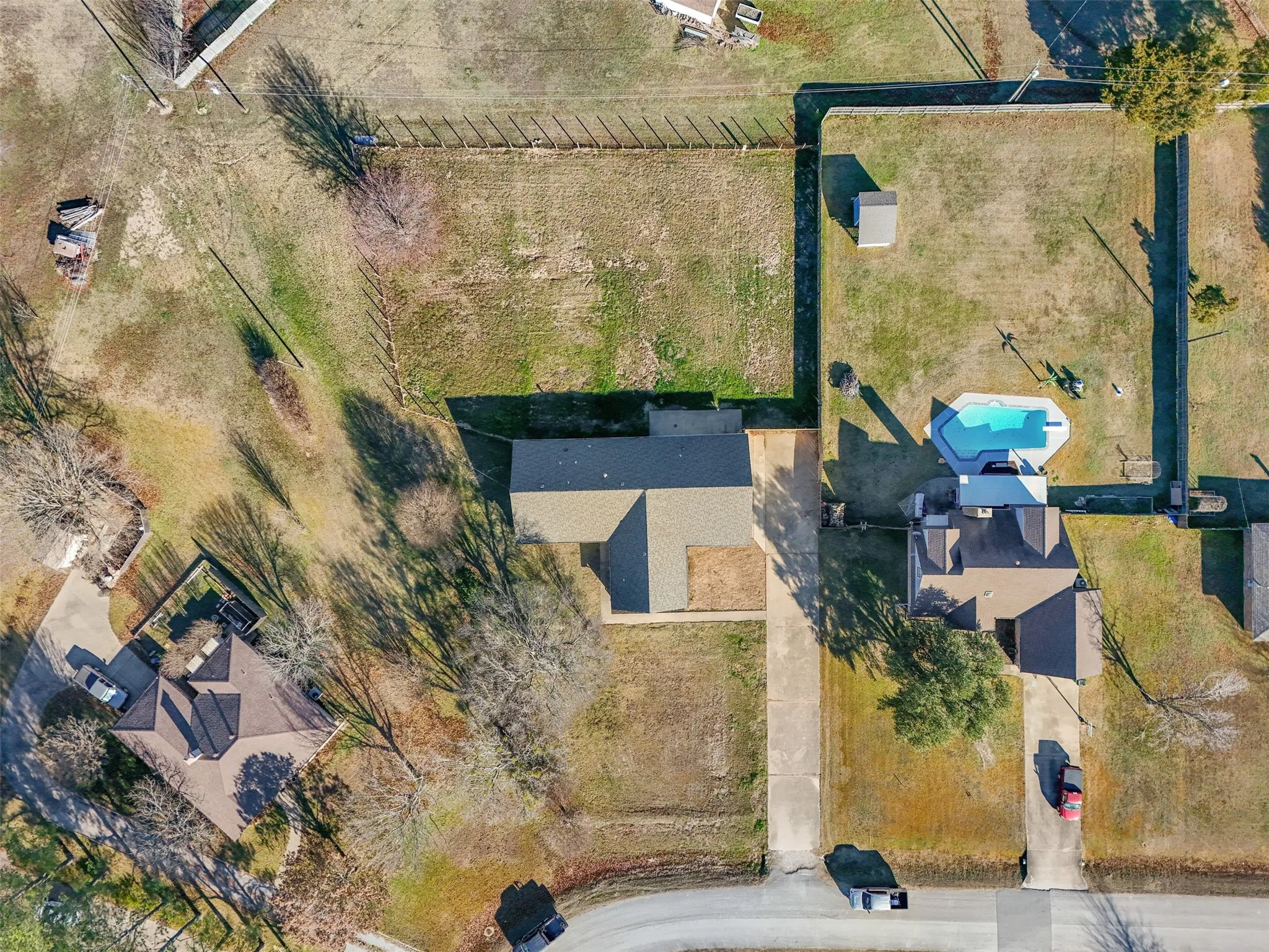Single Family Residence For Sale in Grayson County , 137 S Meadowbrook Drive, Pottsboro, Texas 75076, 5 Bedroom, 4 Bathroom, 2 Garage spaces, 2,217 Sqft, built in 1978, Preowned, mls#21139065, Real Estate Agent in Pottsboro, Homes For Sale in Grayson county, Homes For Sale in Pottsboro, Realtor in Pottsboro Texas, Real Estate Brokerage Independent Realty Texas, Luminita Cordes Realtor