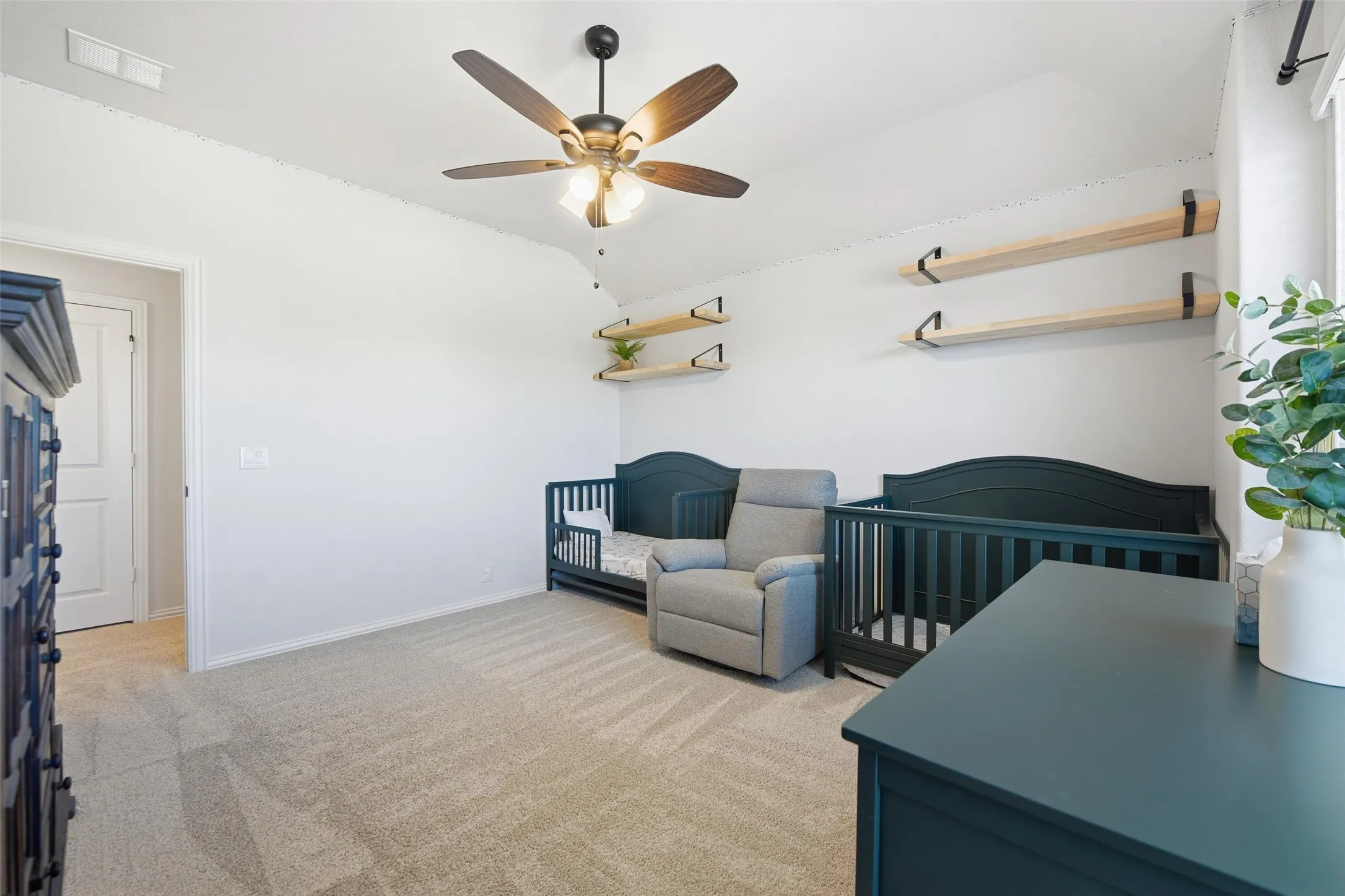 Single Family Residence For Sale in Denton County , 222 Lakewood Lane, Ponder, Texas 76259, 5 Bedroom, 4 Bathroom, 3 Garage spaces, 3,282 Sqft, built in 2023, Preowned, mls#21141507, Real Estate Agent in Ponder, Homes For Sale in Denton county, Homes For Sale in Ponder, Realtor in Ponder Texas, Real Estate Brokerage Independent Realty Texas, Luminita Cordes Realtor