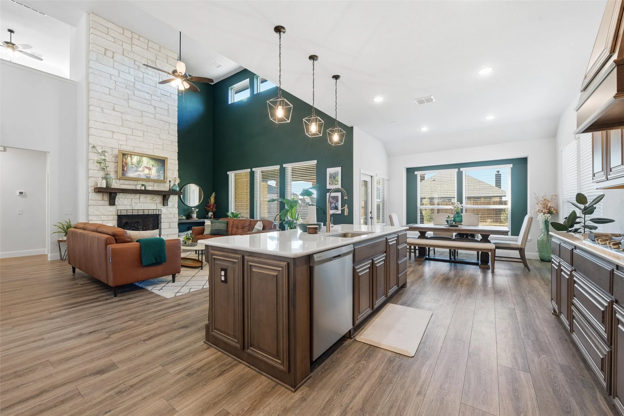 Single Family Residence For Sale in Denton County , 222 Lakewood Lane, Ponder, Texas 76259, 5 Bedroom, 4 Bathroom, 3 Garage spaces, 3,282 Sqft, built in 2023, Preowned, mls#21141507, Real Estate Agent in Ponder, Homes For Sale in Denton county, Homes For Sale in Ponder, Realtor in Ponder Texas, Real Estate Brokerage Independent Realty Texas, Luminita Cordes Realtor