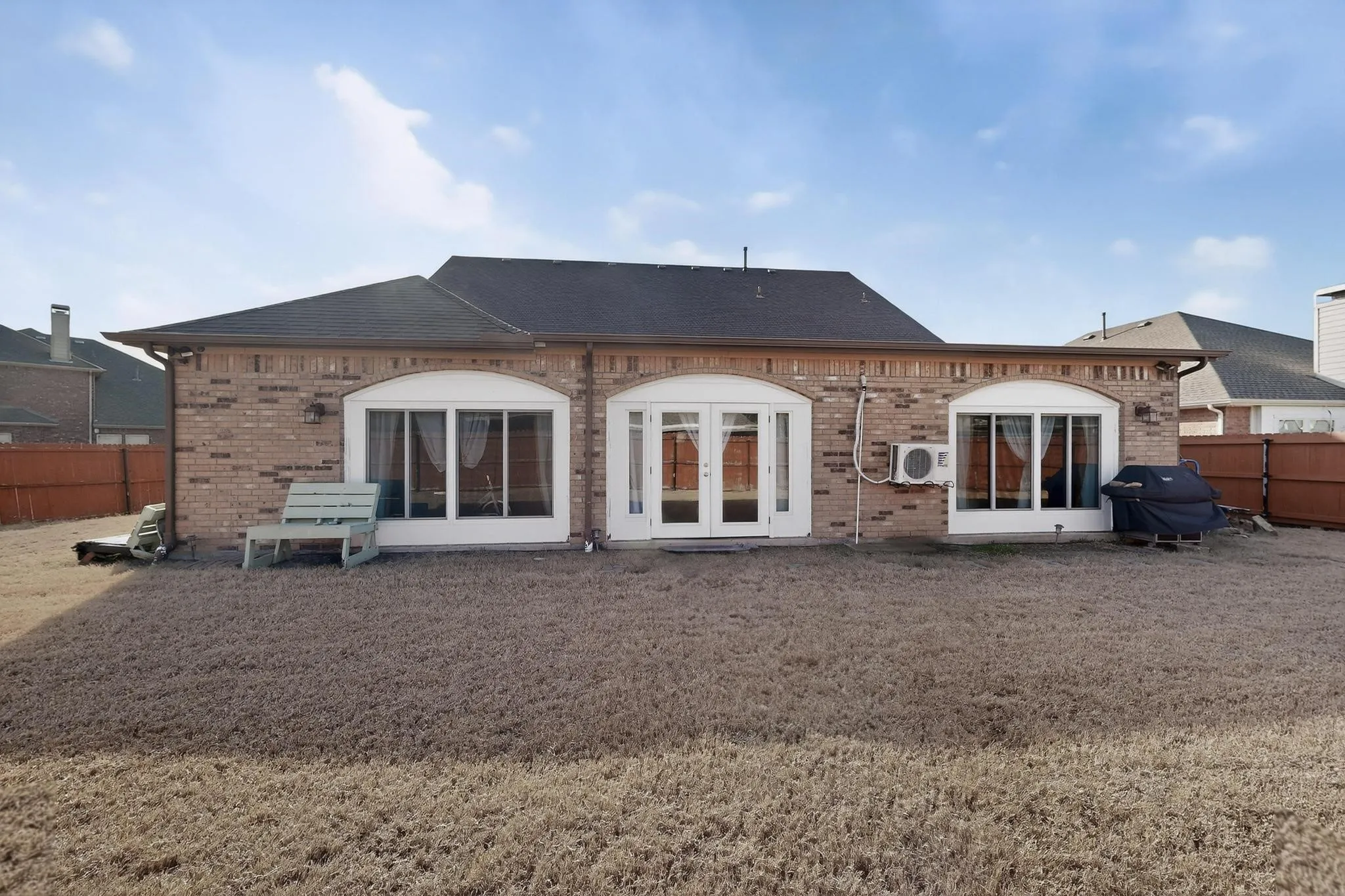 Single Family Residence For Sale in Hunt County , 3020 Glenoaks Drive, Royse City, Texas 75189, 3 Bedrooms, 3 Bathrooms, 3 Garage spaces, 2,534 Sqft, built in 2009, Preowned, Price $455,000, mls#21138522, Real Estate Agent in Royse City, Homes For Sale in Hunt county, Homes For Sale in Royse City, Realtor in Royse City Texas, Real Estate Brokerage Independent Realty Texas, Luminita Cordes Realtor