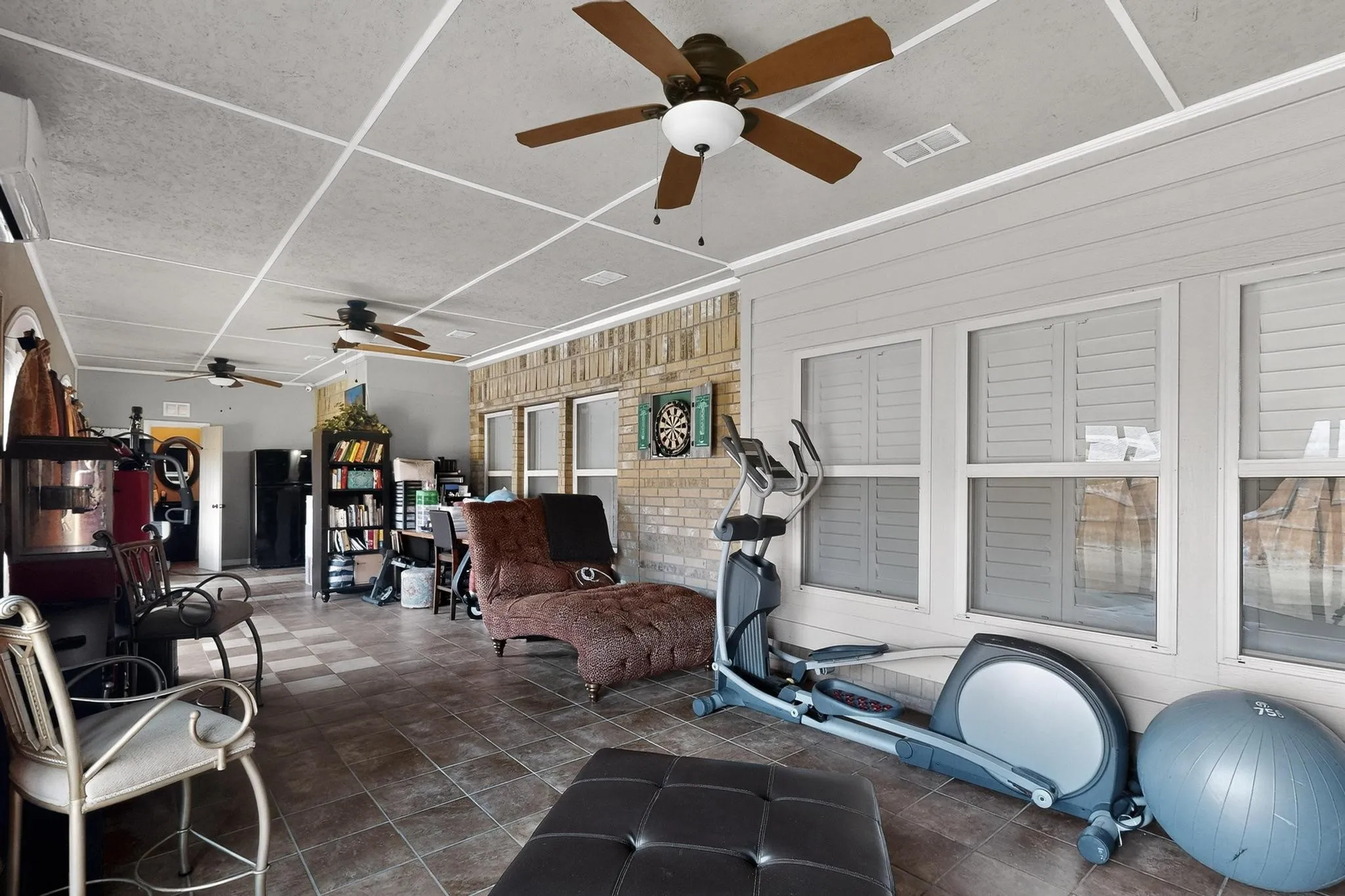Single Family Residence For Sale in Hunt County , 3020 Glenoaks Drive, Royse City, Texas 75189, 3 Bedrooms, 3 Bathrooms, 3 Garage spaces, 2,534 Sqft, built in 2009, Preowned, Price $455,000, mls#21138522, Real Estate Agent in Royse City, Homes For Sale in Hunt county, Homes For Sale in Royse City, Realtor in Royse City Texas, Real Estate Brokerage Independent Realty Texas, Luminita Cordes Realtor